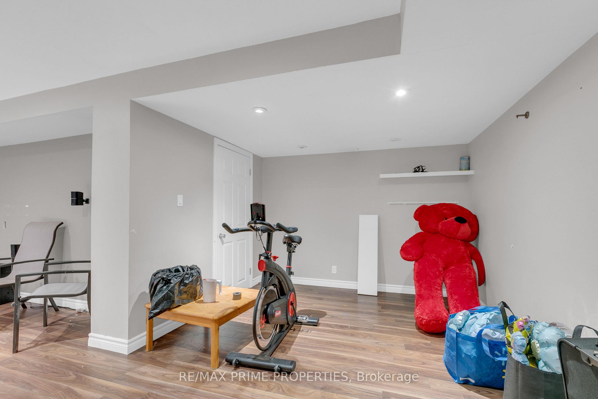 Photo 29 of 33 Inverkip Avenue, Ottawa, Hunt Club Park/Greenboro — HOMEH