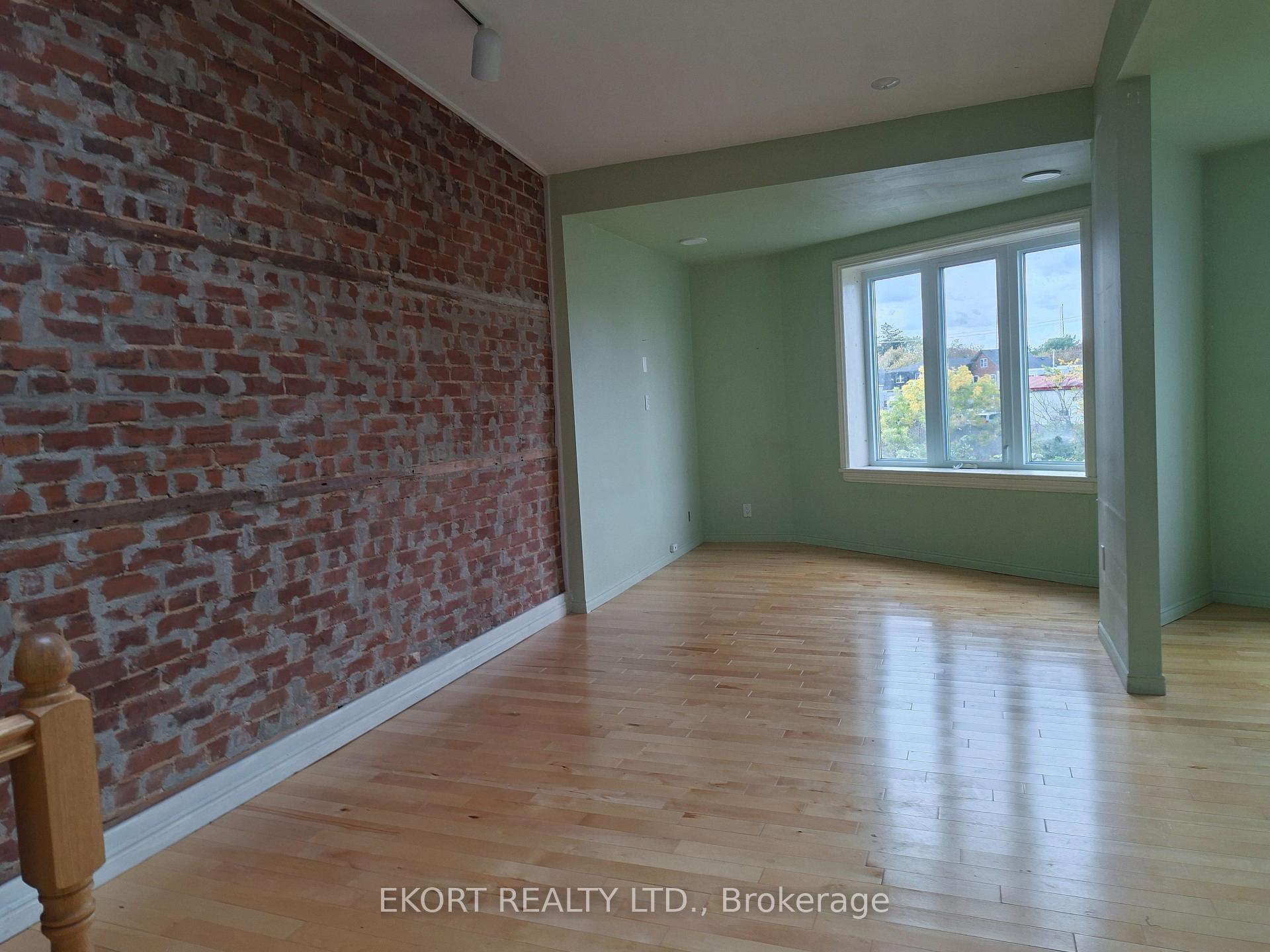 Photo of 402 Front Street