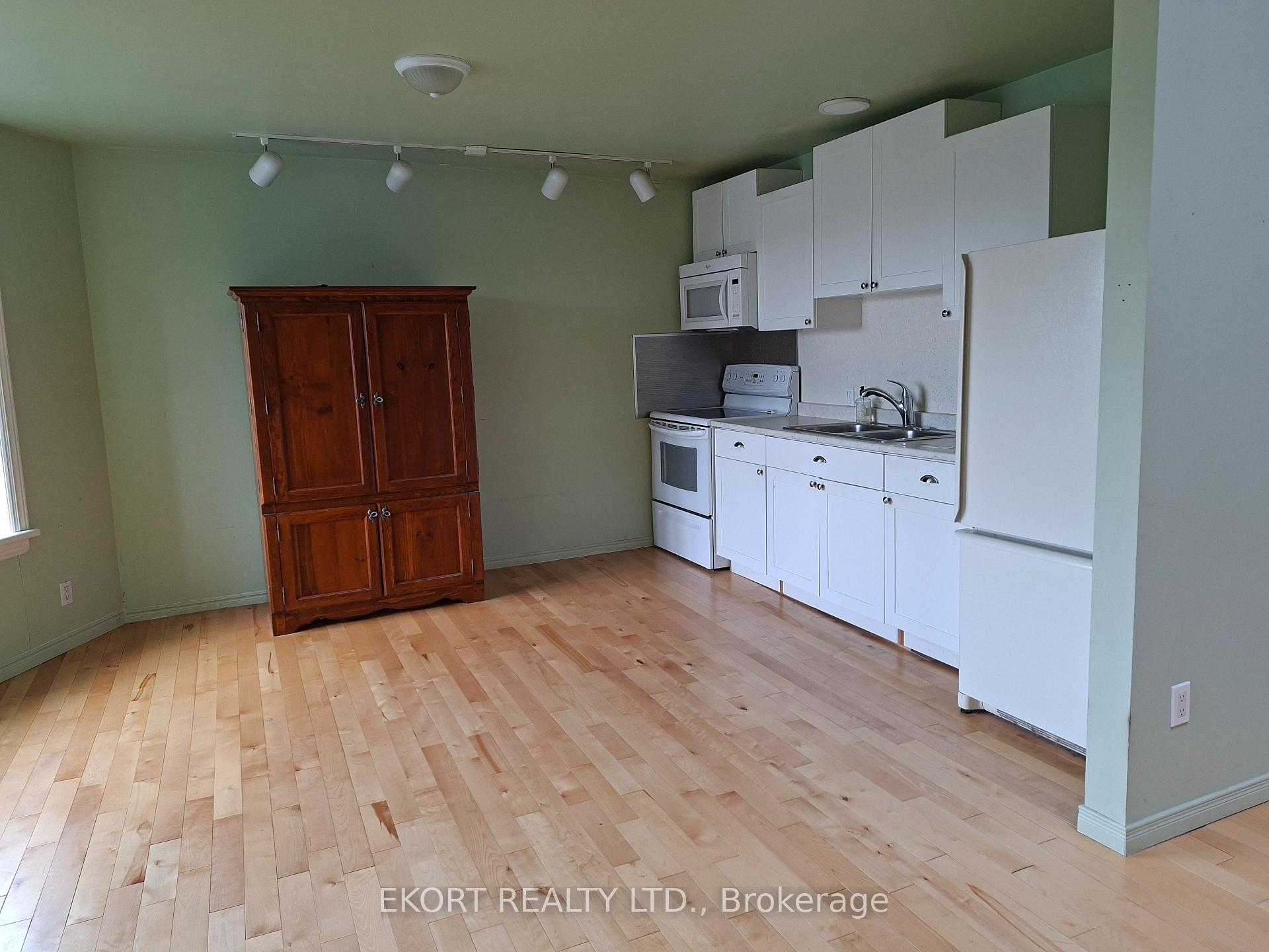 Photo 3 of 402 Front Street, Belleville, Belleville Ward — HOMEH