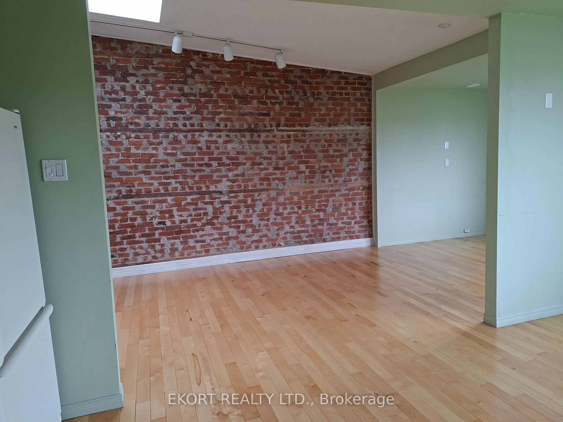 Photo 5 of 402 Front Street, Belleville, Belleville Ward — HOMEH