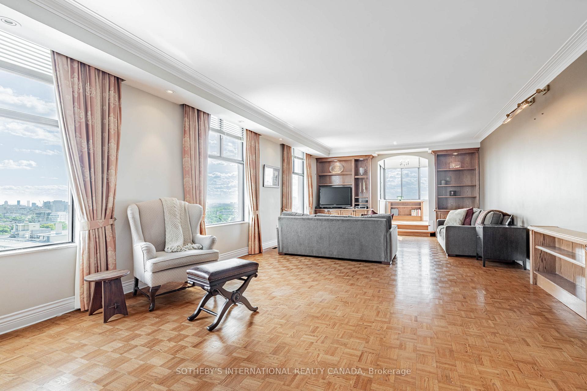 Photo 7 of Unit 13, 423 Avenue Road, Toronto, Yonge-St. Clair — HOMEH