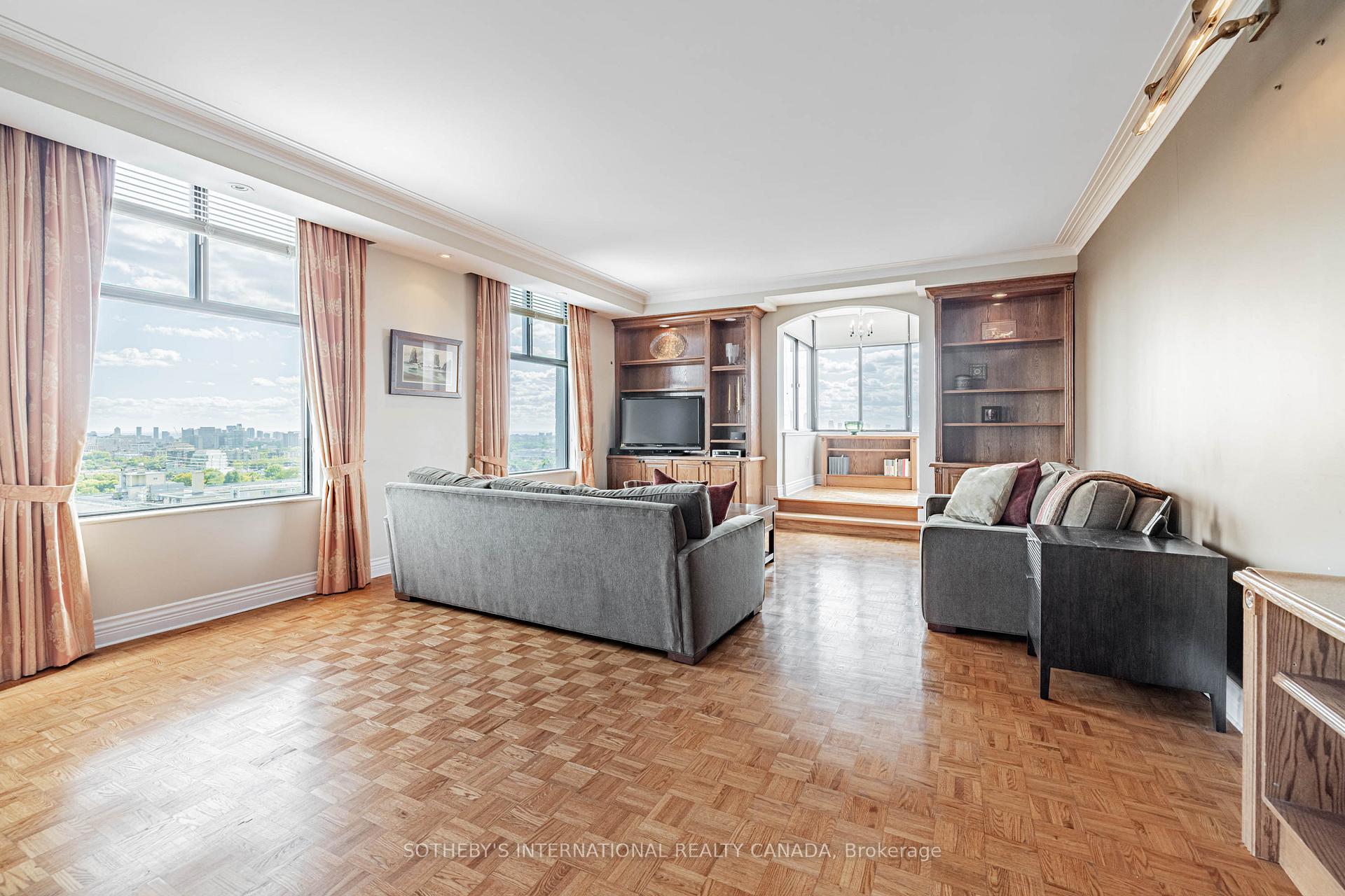 Photo 8 of Unit 13, 423 Avenue Road, Toronto, Yonge-St. Clair — HOMEH