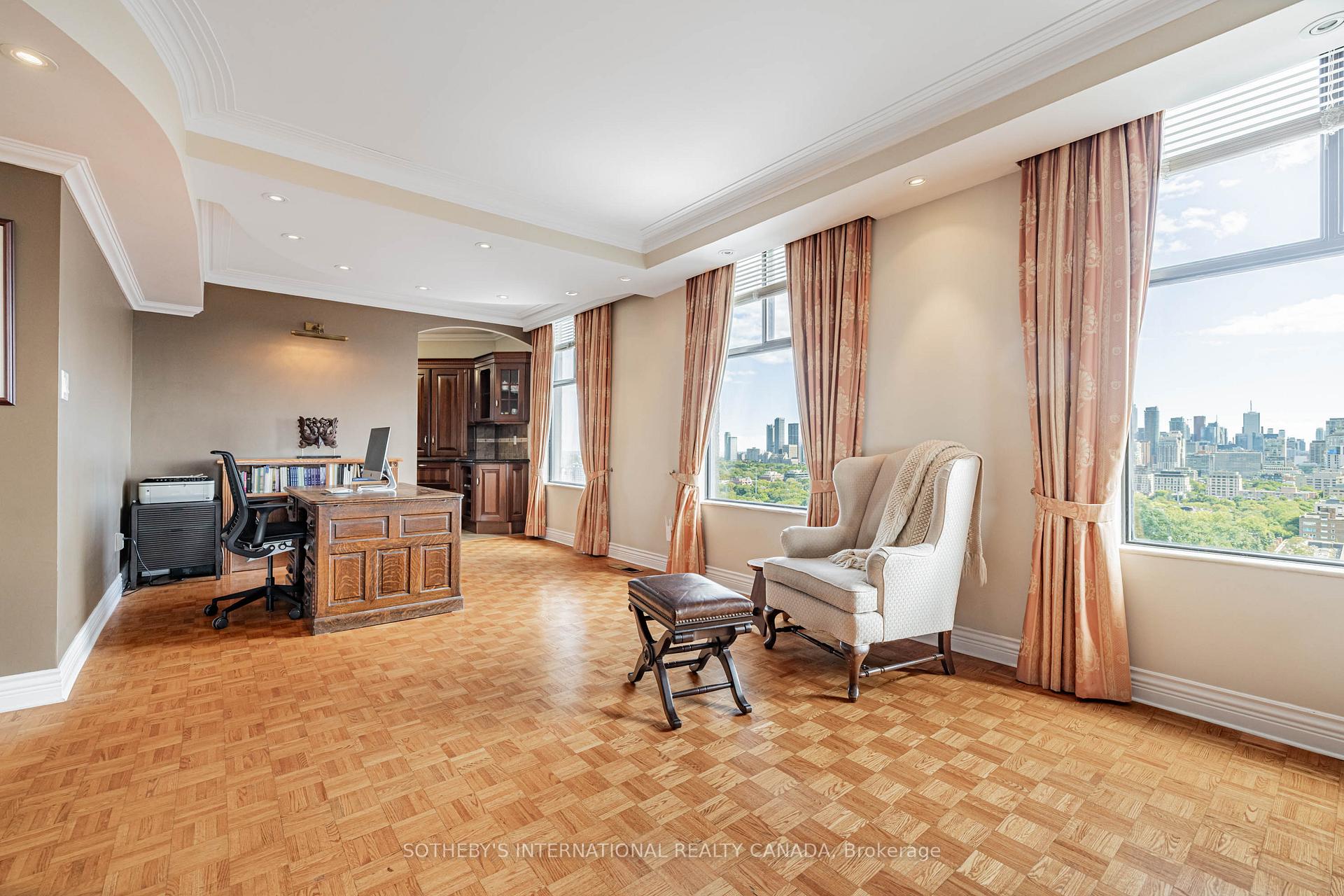 Photo 9 of Unit 13, 423 Avenue Road, Toronto, Yonge-St. Clair — HOMEH