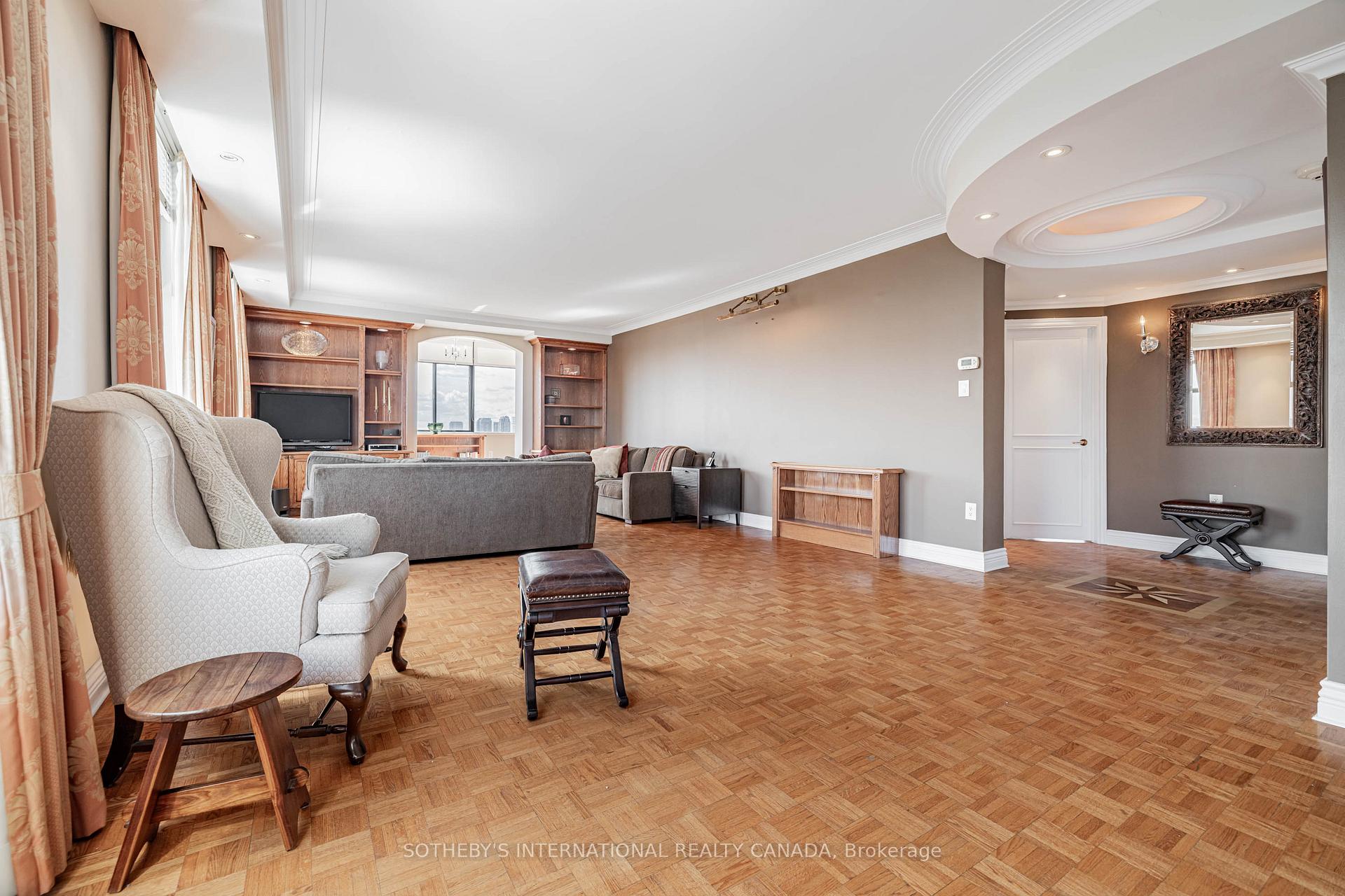Photo 10 of Unit 13, 423 Avenue Road, Toronto, Yonge-St. Clair — HOMEH