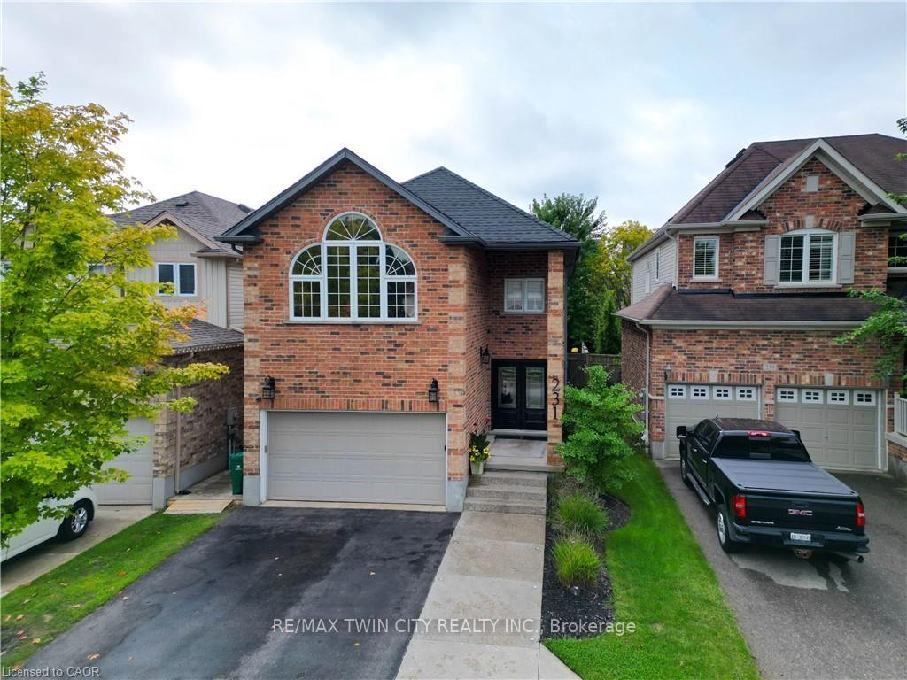 Photo 2 of 231 Steepleridge Street, Kitchener, Doon South — HOMEH