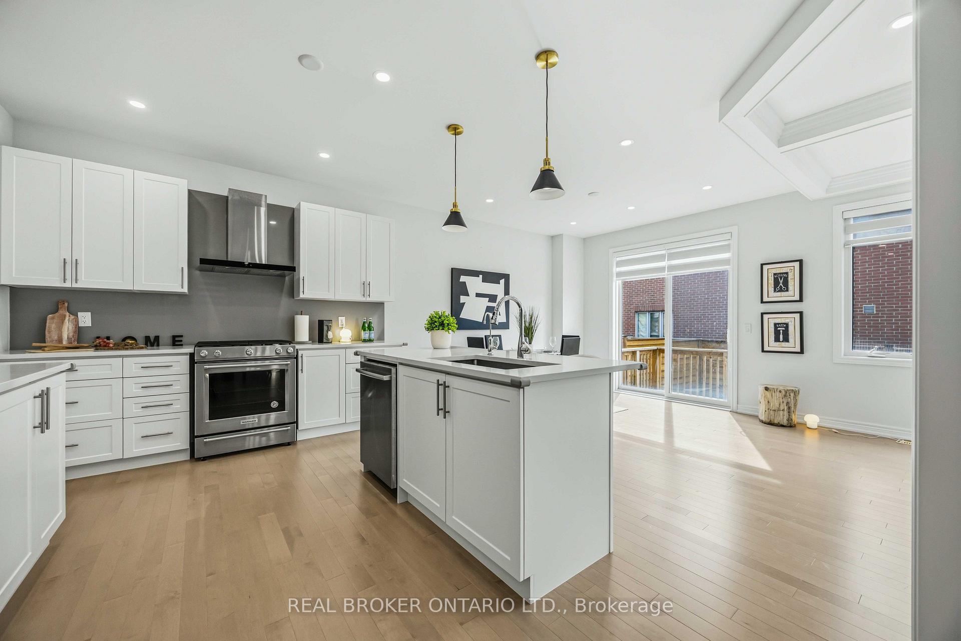 Photo 12 of 12 Seedling Crescent, Whitchurch-Stouffville, Stouffville — HOMEH