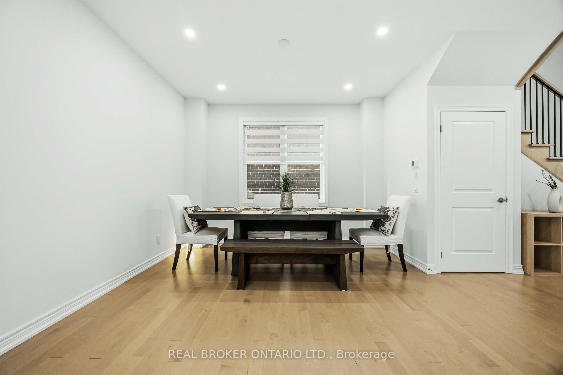 Photo 17 of 12 Seedling Crescent, Whitchurch-Stouffville, Stouffville — HOMEH
