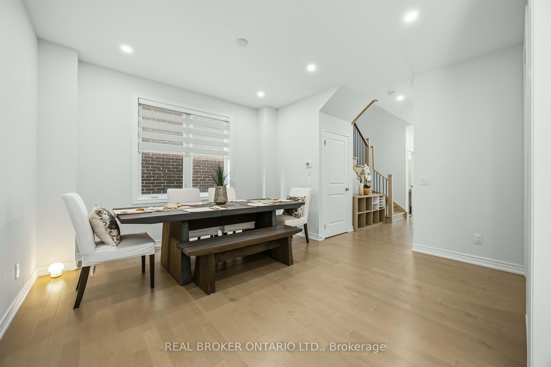 Photo 18 of 12 Seedling Crescent, Whitchurch-Stouffville, Stouffville — HOMEH