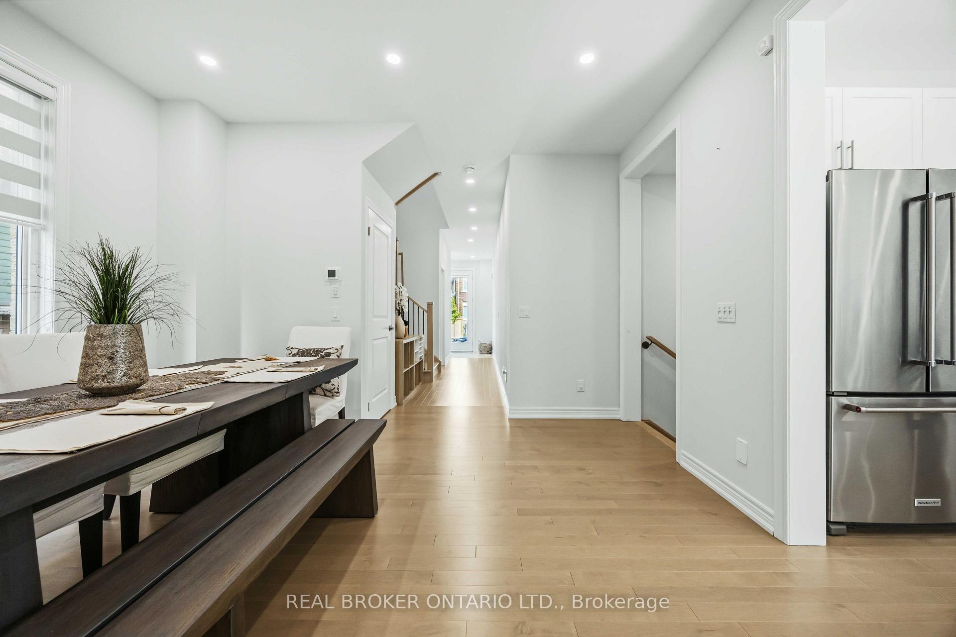 Photo 19 of 12 Seedling Crescent, Whitchurch-Stouffville, Stouffville — HOMEH