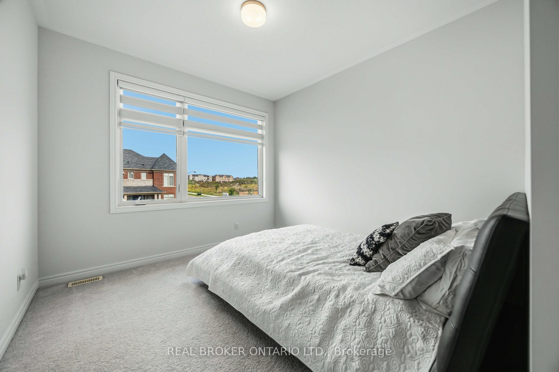 Photo 28 of 12 Seedling Crescent, Whitchurch-Stouffville, Stouffville — HOMEH