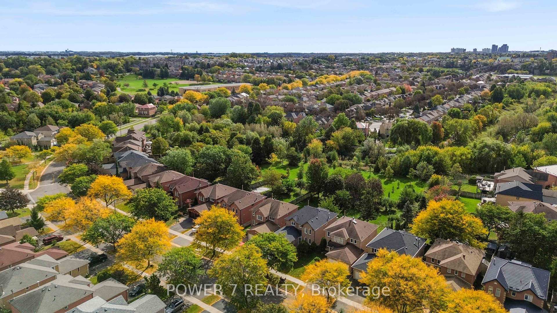 Photo 45 of 98 Sullivan Drive, Ajax, Central — HOMEH
