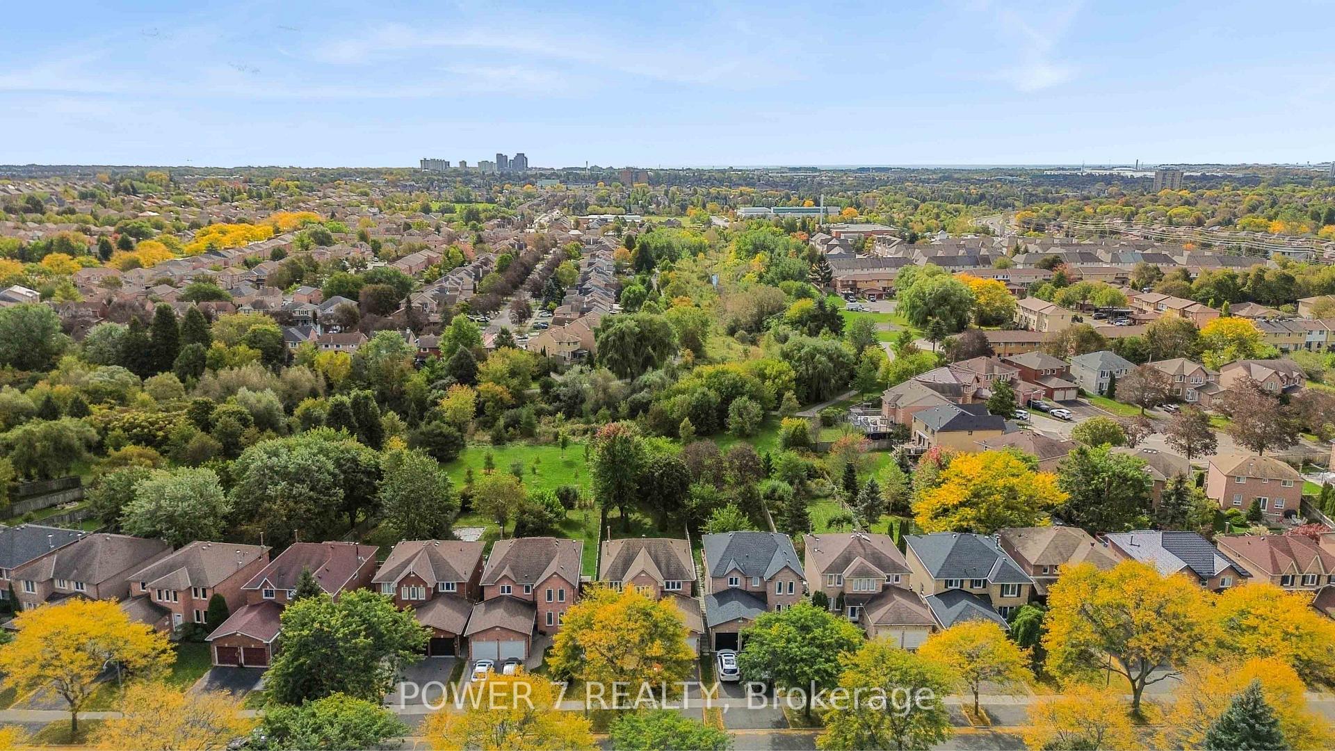 Photo 46 of 98 Sullivan Drive, Ajax, Central — HOMEH