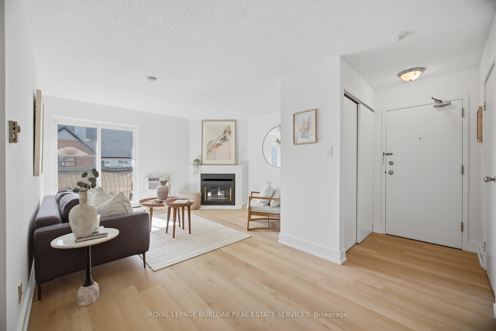 Photo 2 of Unit 532, 1450 Glen Abbey Gate, Oakville, Glen Abbey — HOMEH