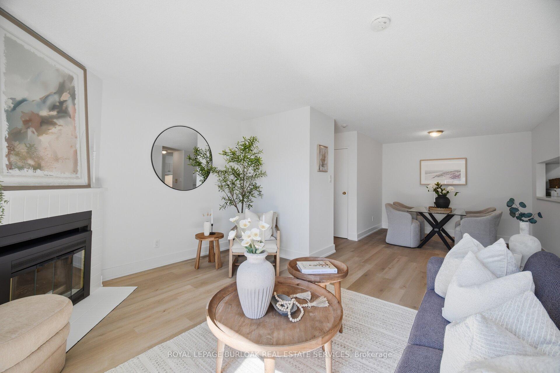 Photo 4 of Unit 532, 1450 Glen Abbey Gate, Oakville, Glen Abbey — HOMEH