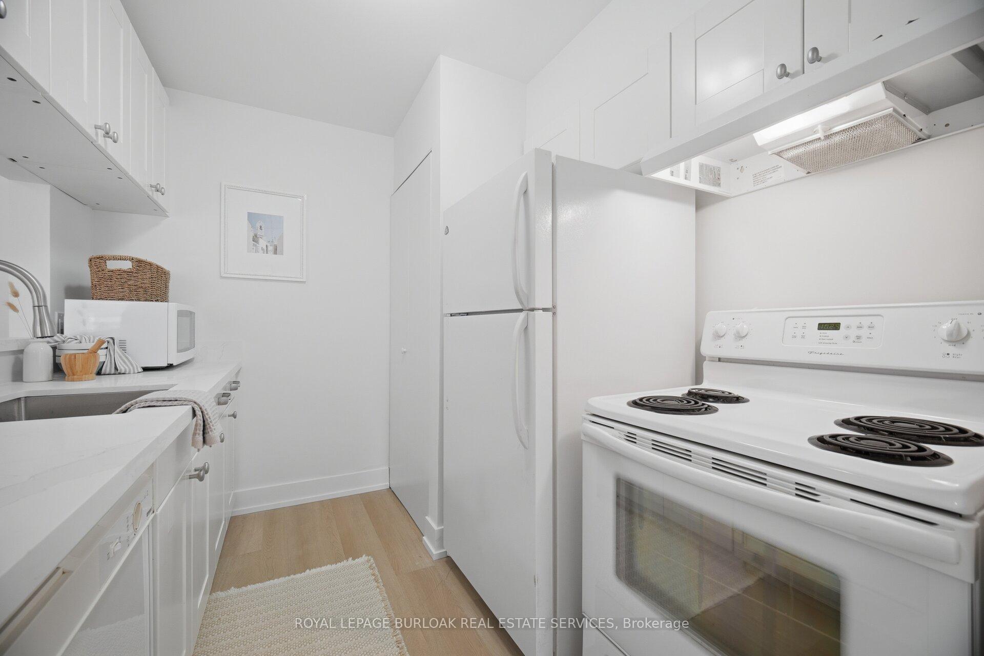 Photo 15 of Unit 532, 1450 Glen Abbey Gate, Oakville, Glen Abbey — HOMEH