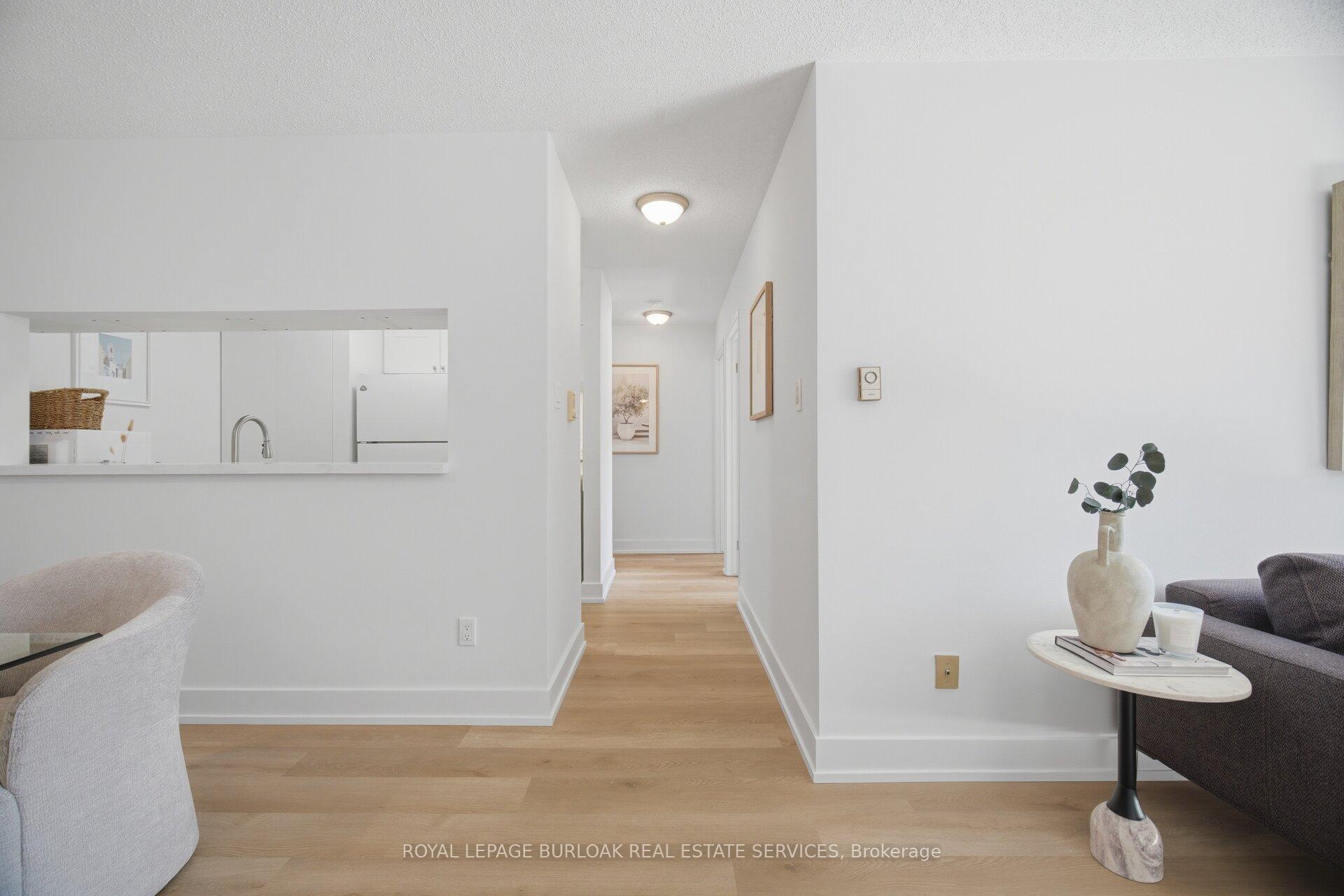 Photo 16 of Unit 532, 1450 Glen Abbey Gate, Oakville, Glen Abbey — HOMEH