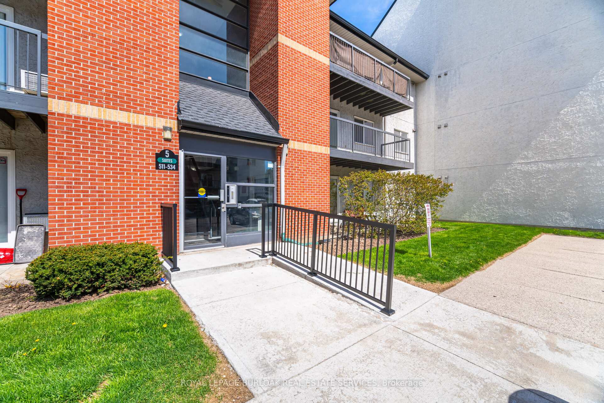Photo 39 of Unit 532, 1450 Glen Abbey Gate, Oakville, Glen Abbey — HOMEH
