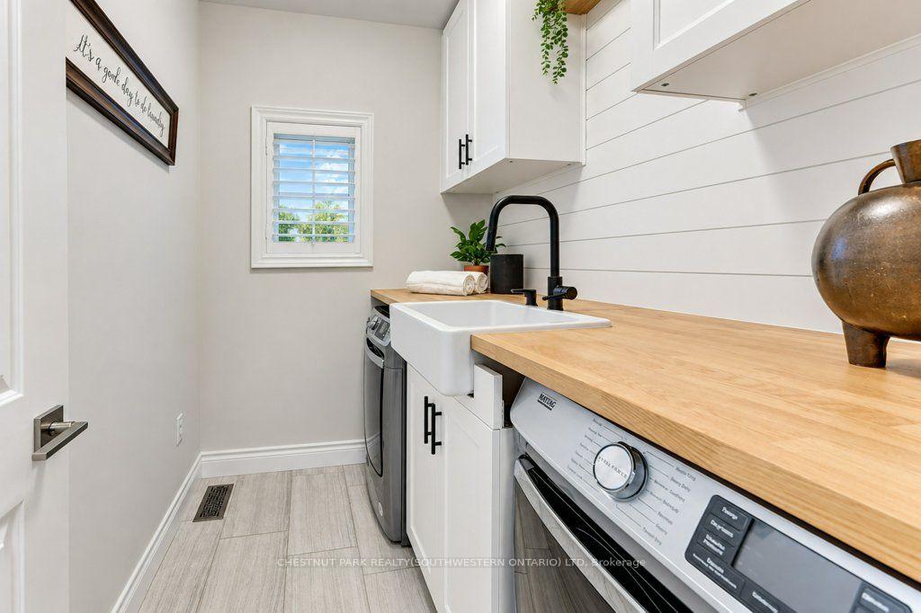 Photo 10 of 31 Elmbank Trail, Kitchener, Doon South — HOMEH