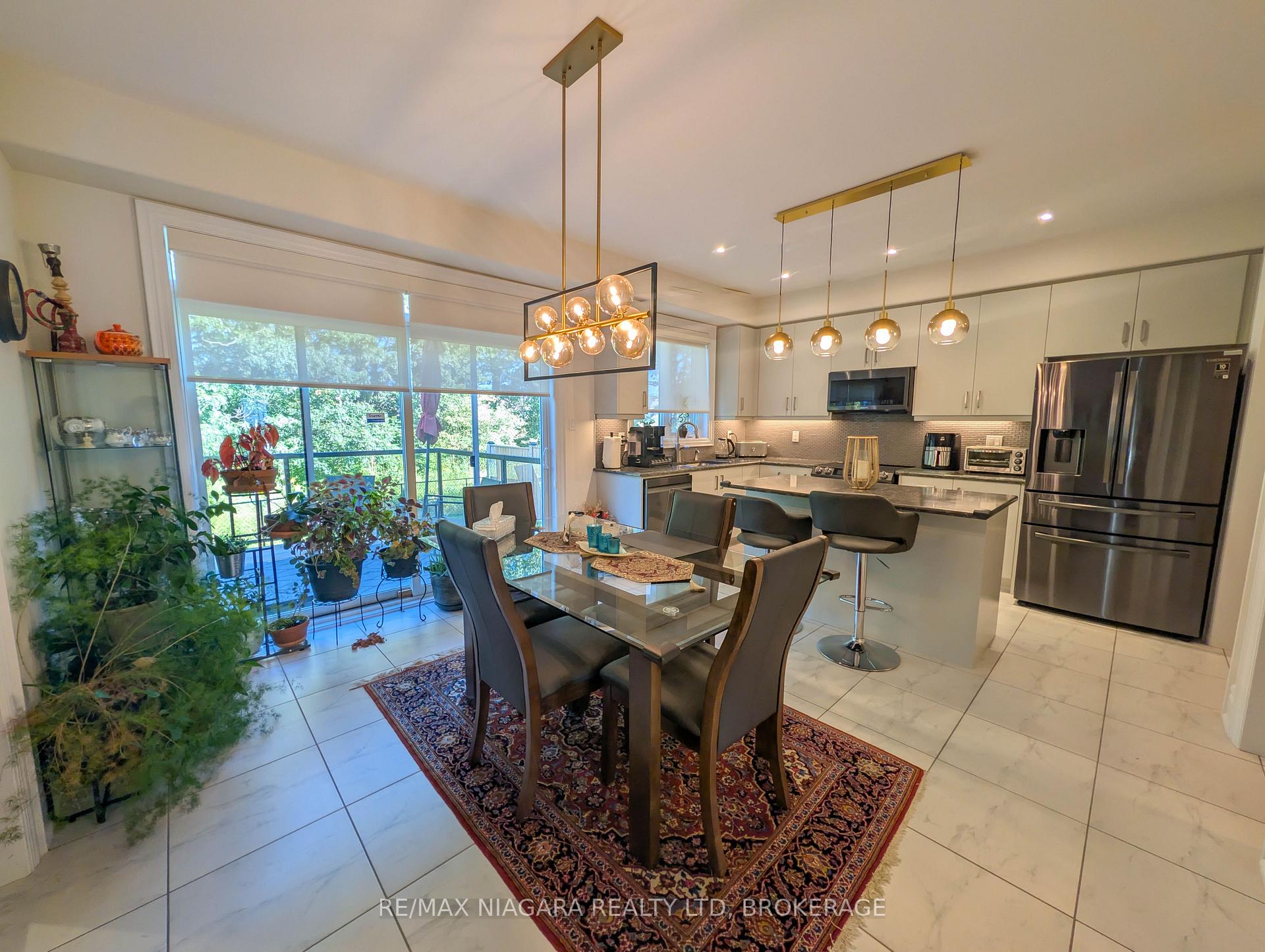 Photo 8 of 7868 Odell Crescent, Niagara Falls, Brown — HOMEH