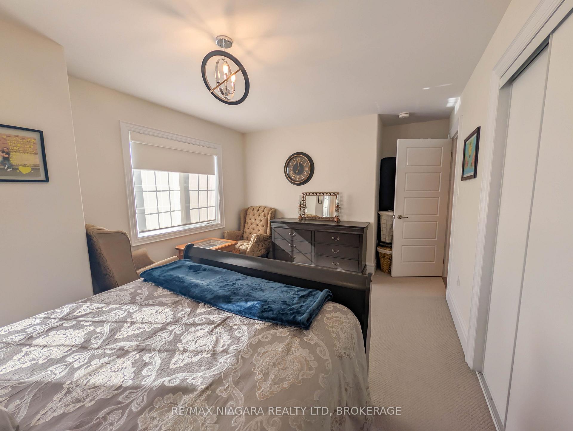 Photo 23 of 7868 Odell Crescent, Niagara Falls, Brown — HOMEH