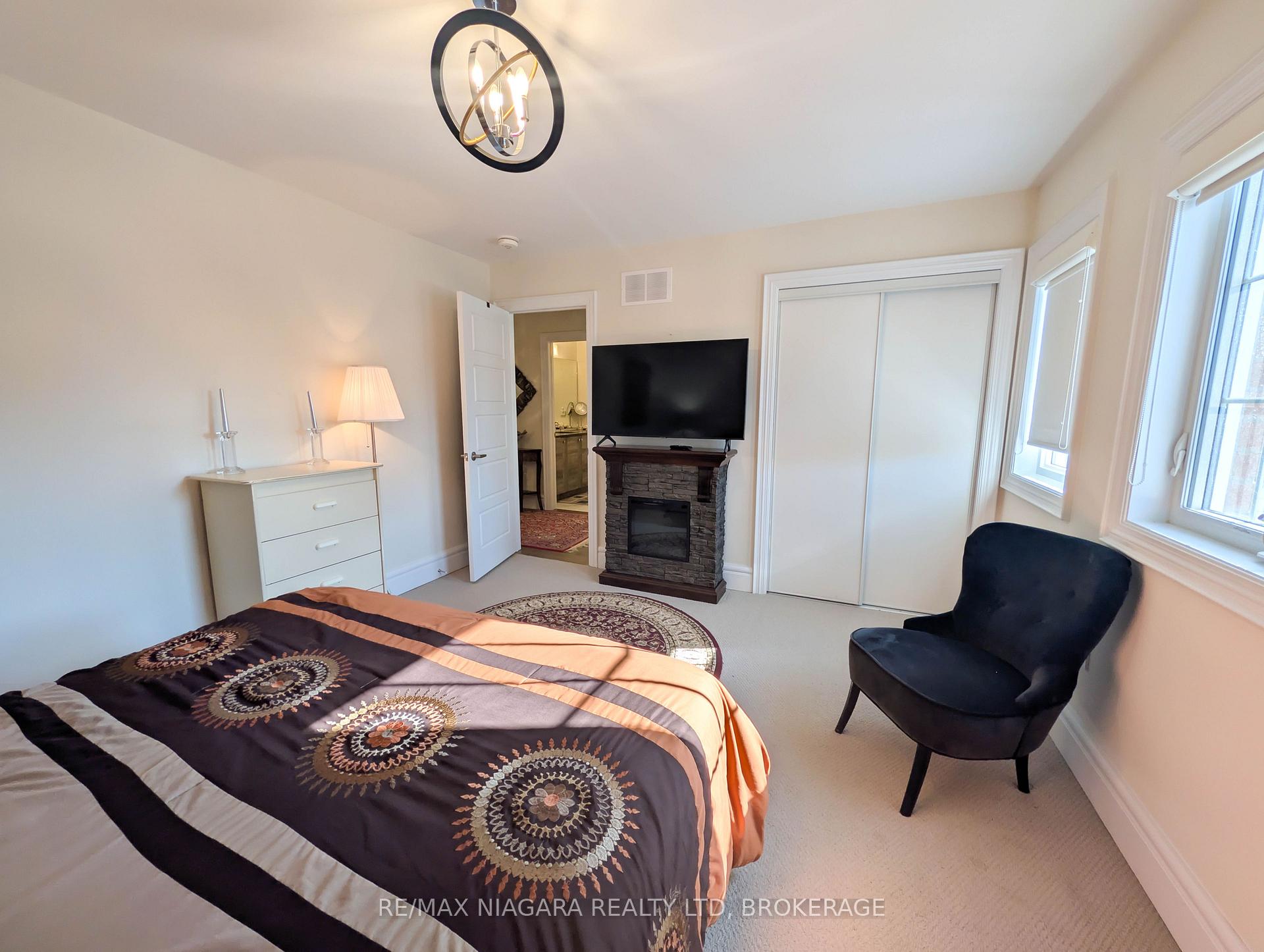 Photo 26 of 7868 Odell Crescent, Niagara Falls, Brown — HOMEH