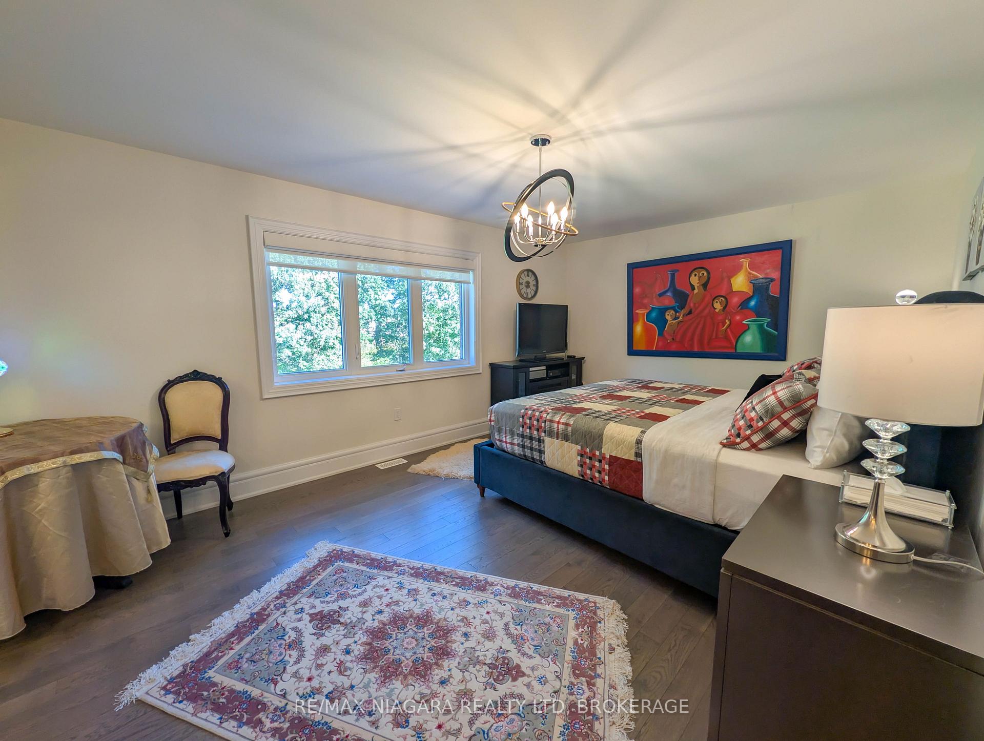 Photo 27 of 7868 Odell Crescent, Niagara Falls, Brown — HOMEH