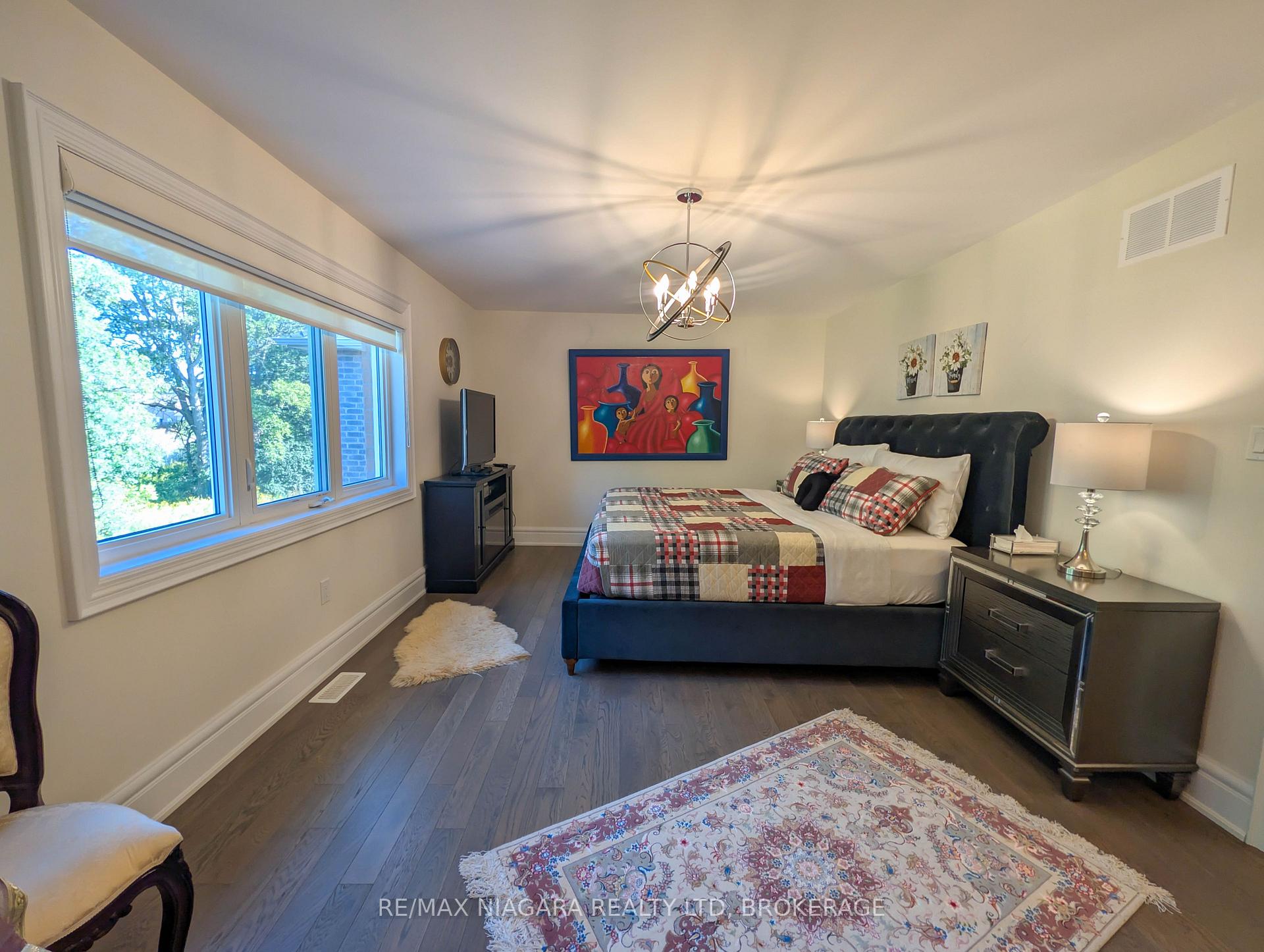 Photo 28 of 7868 Odell Crescent, Niagara Falls, Brown — HOMEH