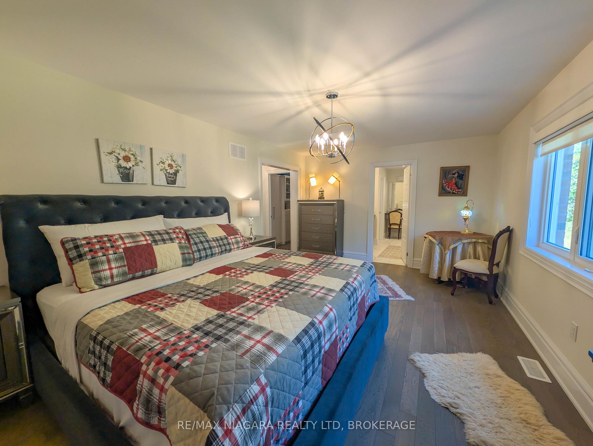 Photo 29 of 7868 Odell Crescent, Niagara Falls, Brown — HOMEH