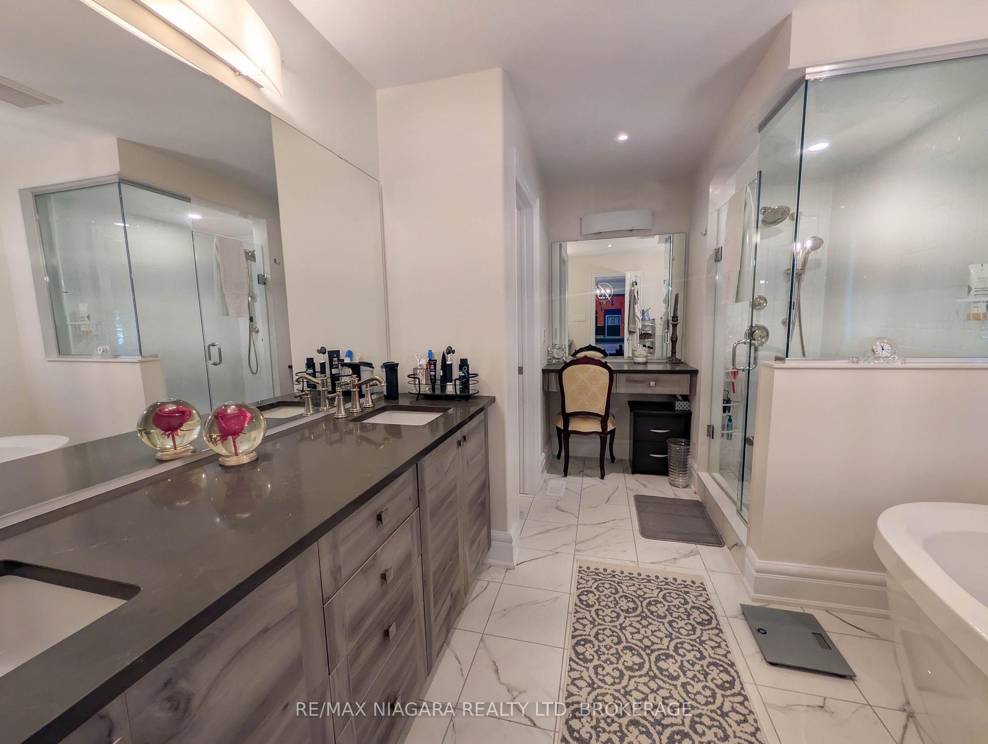 Photo 32 of 7868 Odell Crescent, Niagara Falls, Brown — HOMEH