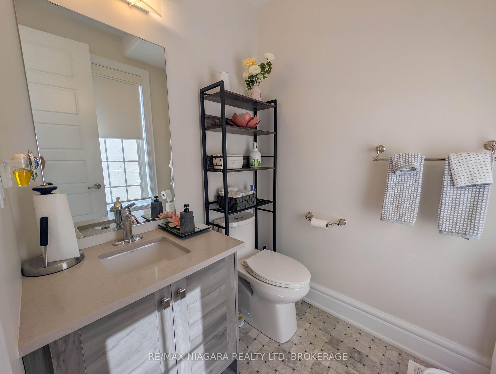 Photo 38 of 7868 Odell Crescent, Niagara Falls, Brown — HOMEH