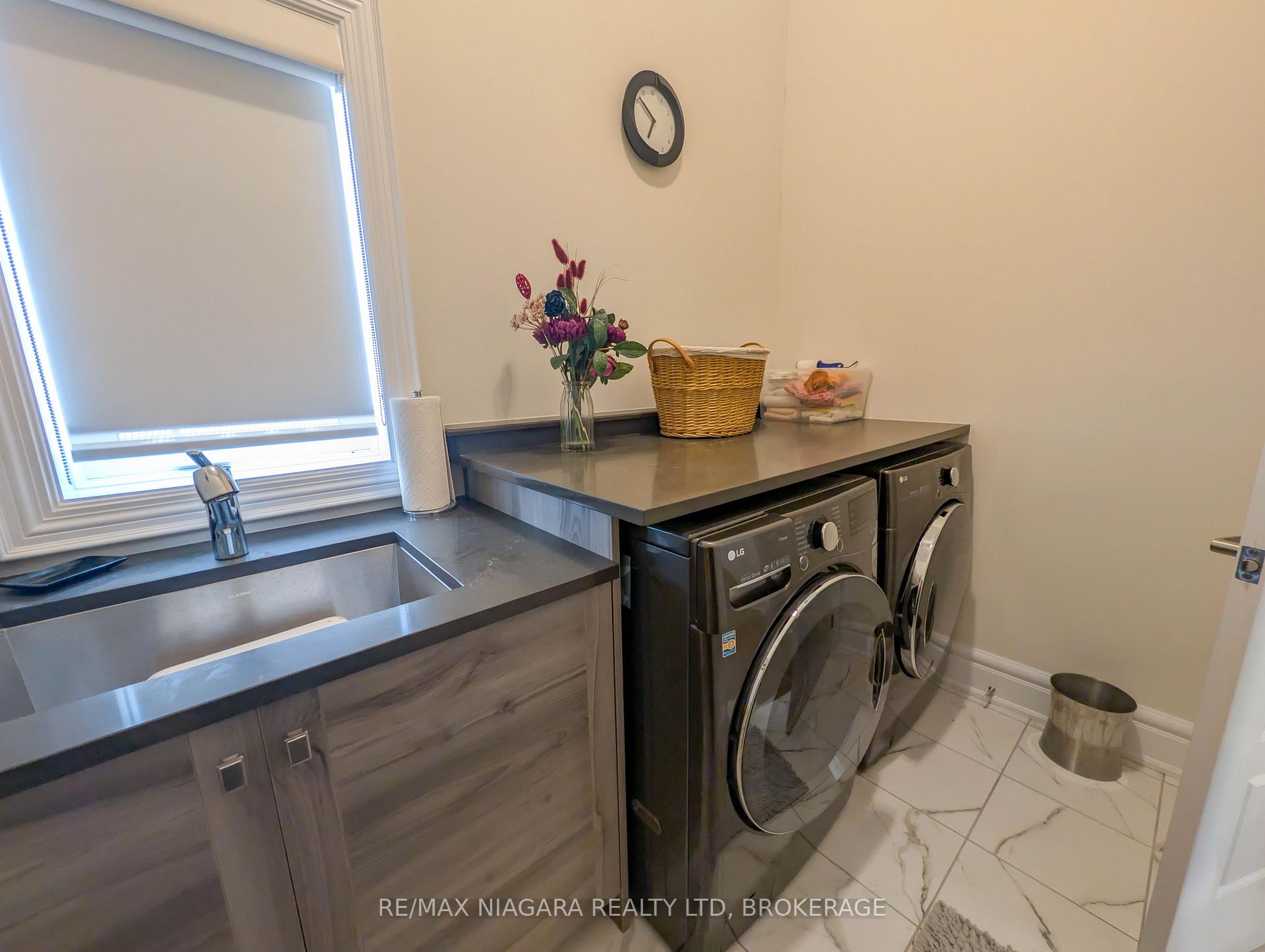 Photo 41 of 7868 Odell Crescent, Niagara Falls, Brown — HOMEH