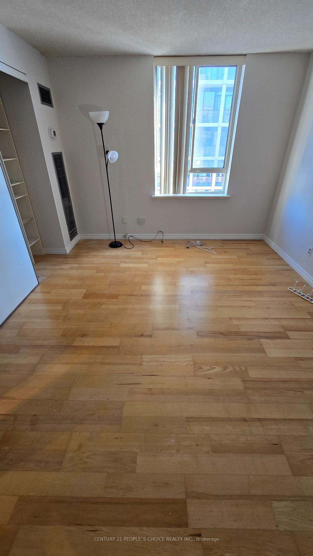 Photo 3 of Unit 2604, 633 Bay Street, Toronto, Bay Street Corridor — HOMEH