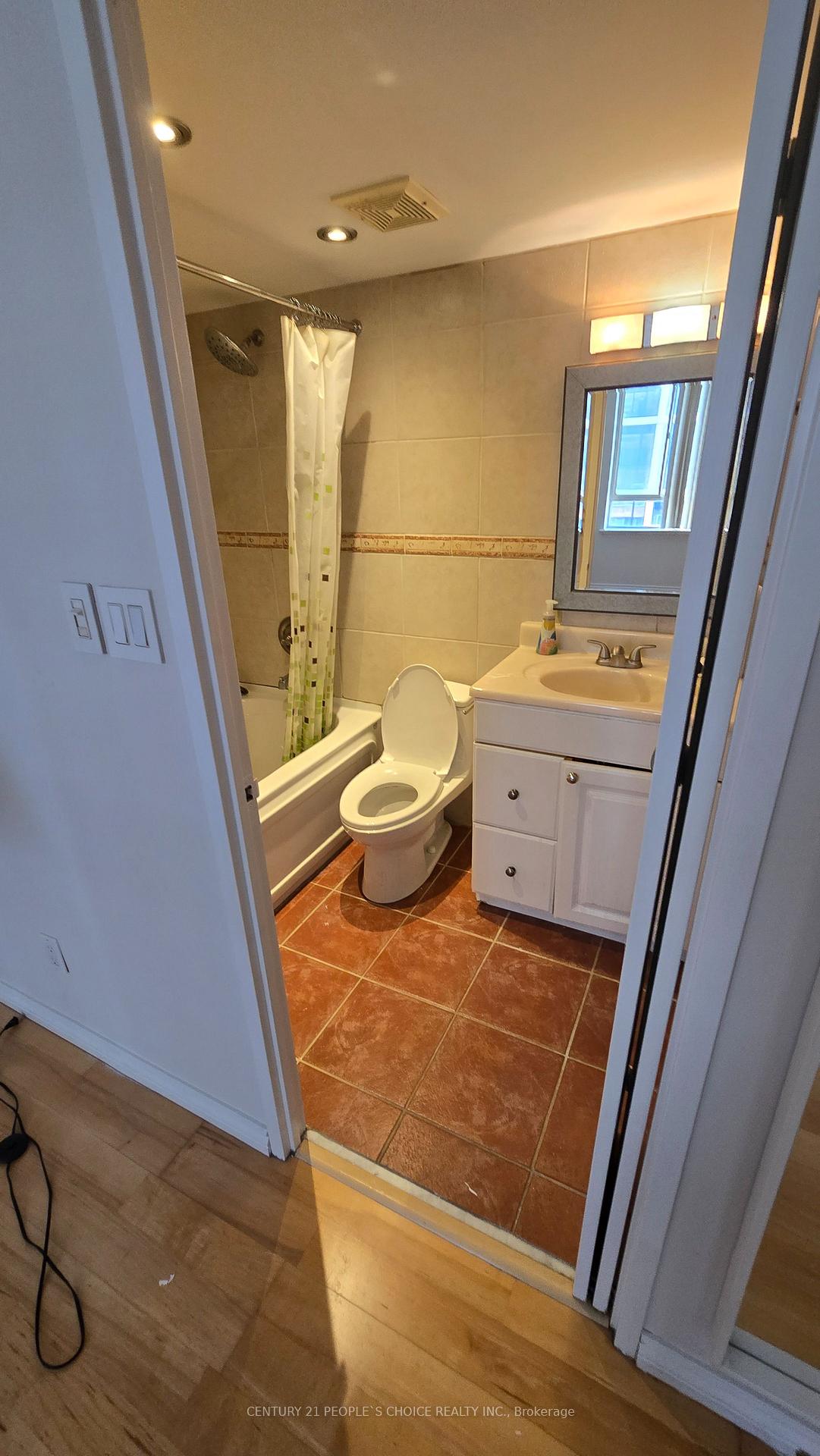 Photo 8 of Unit 2604, 633 Bay Street, Toronto, Bay Street Corridor — HOMEH