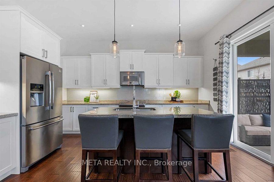 Photo 3 of 67 Copes Lane, Hamilton, Lakeshore — HOMEH
