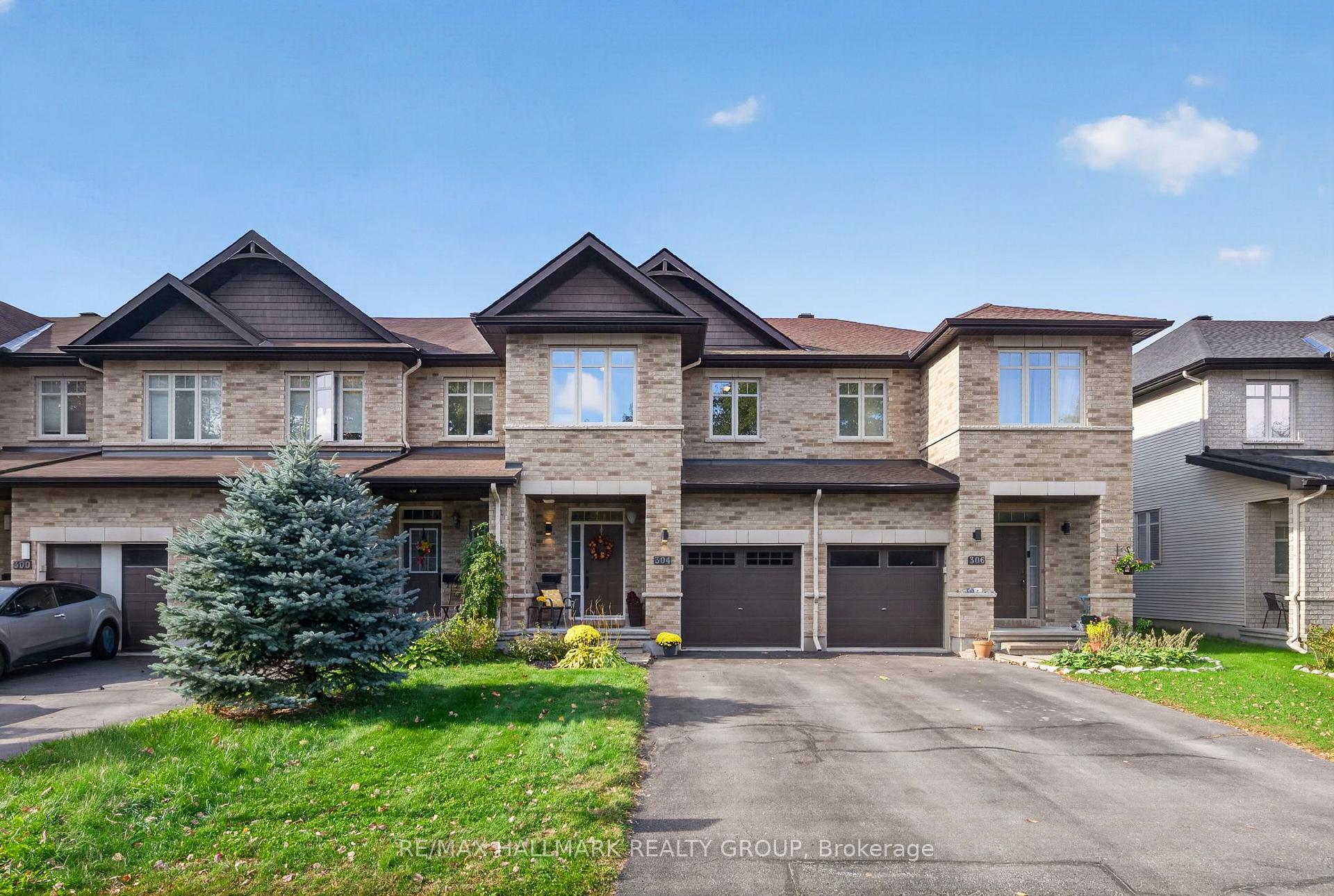 Photo 2 of 304 Celtic Ridge Crescent, Ottawa, Kanata - Morgan's Grant/South March — HOMEH