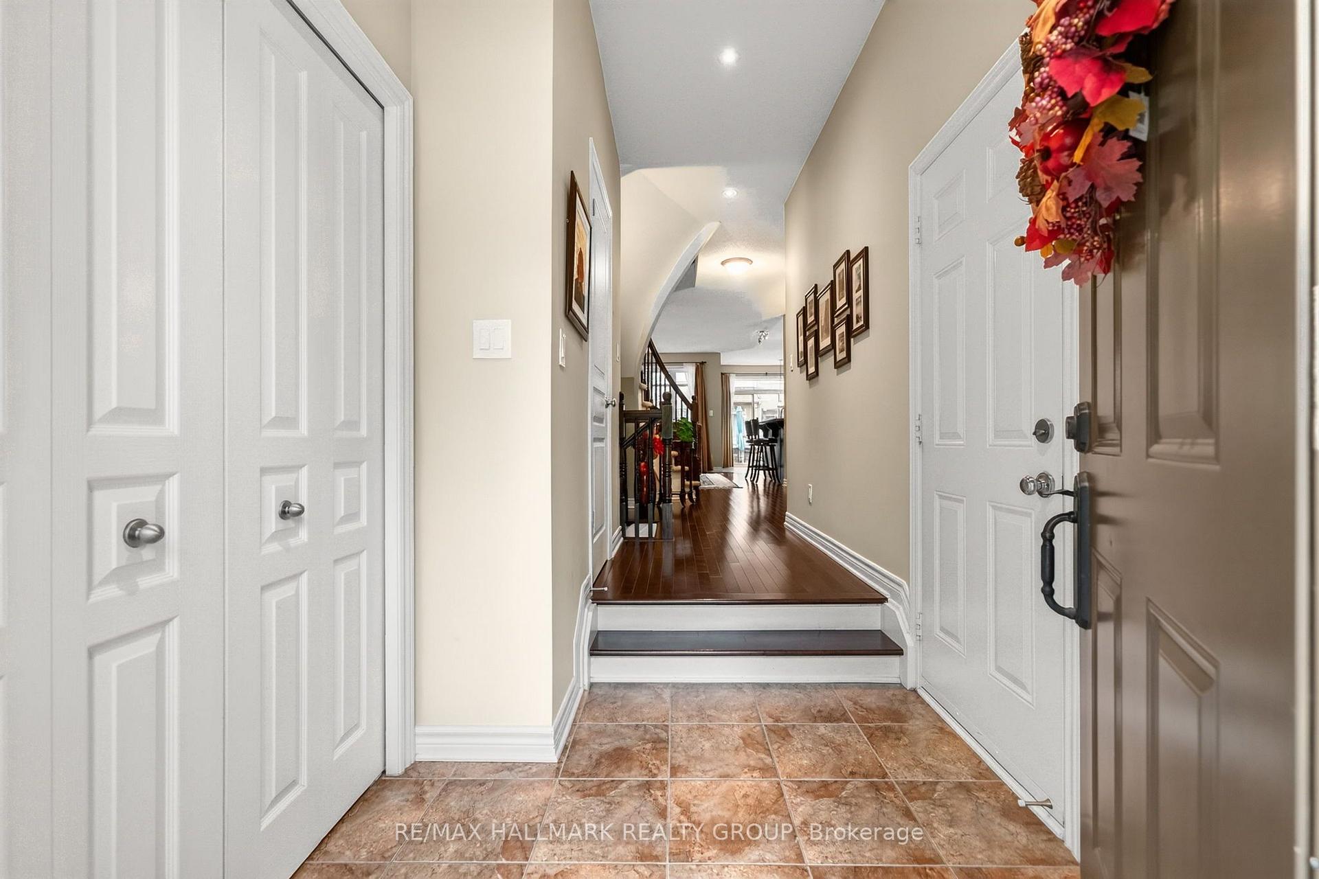 Photo 5 of 304 Celtic Ridge Crescent, Ottawa, Kanata - Morgan's Grant/South March — HOMEH
