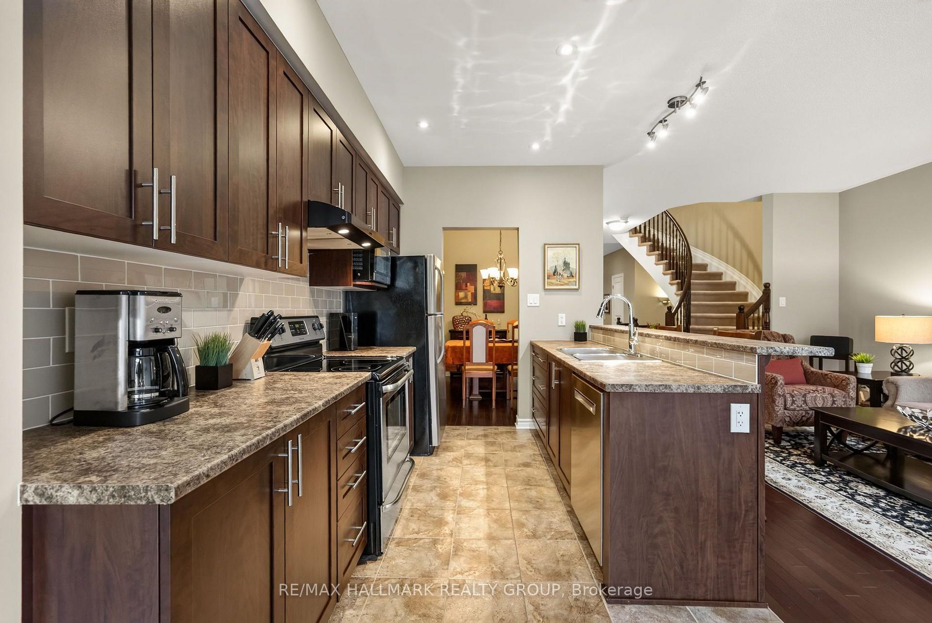 Photo 15 of 304 Celtic Ridge Crescent, Ottawa, Kanata - Morgan's Grant/South March — HOMEH