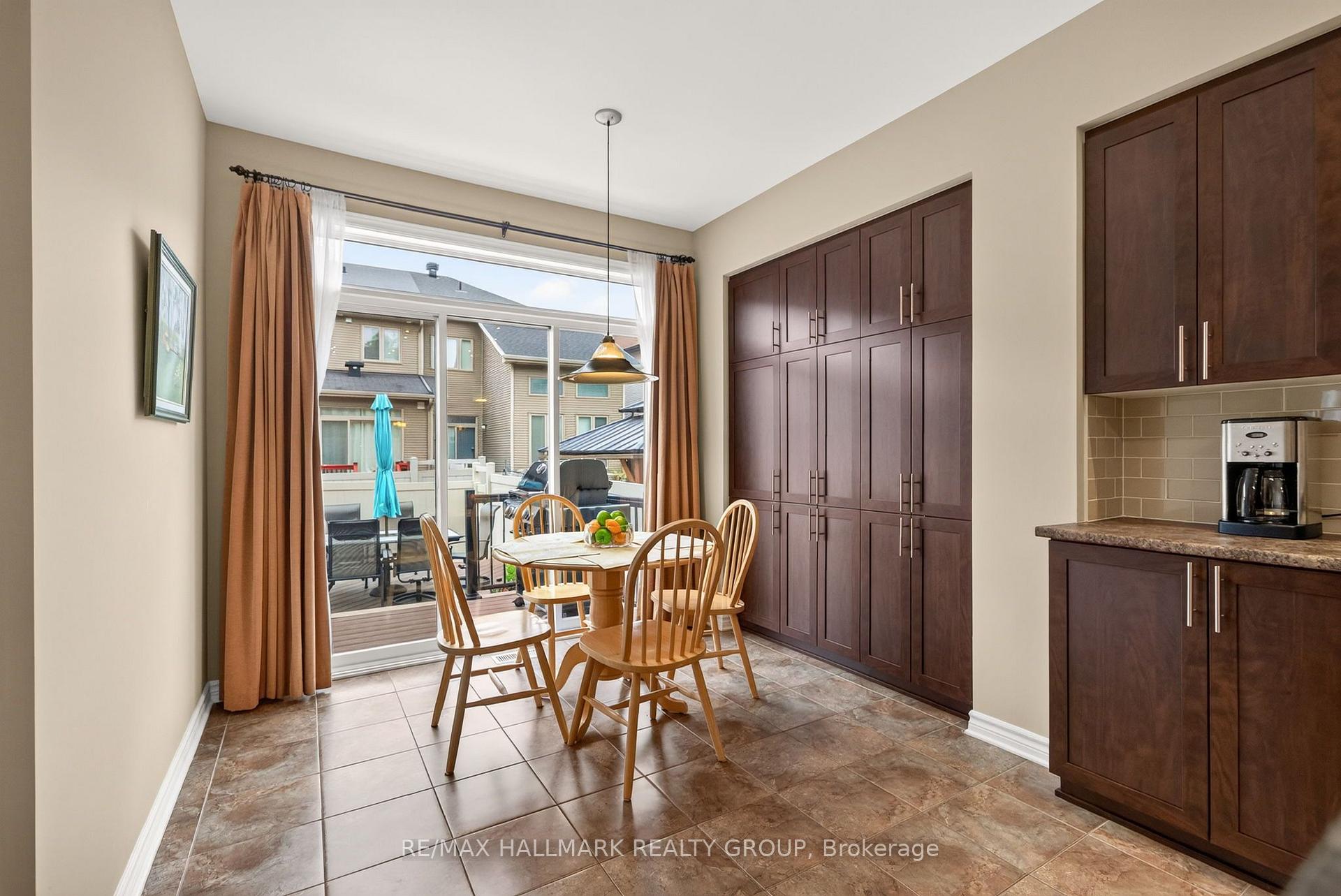 Photo 17 of 304 Celtic Ridge Crescent, Ottawa, Kanata - Morgan's Grant/South March — HOMEH