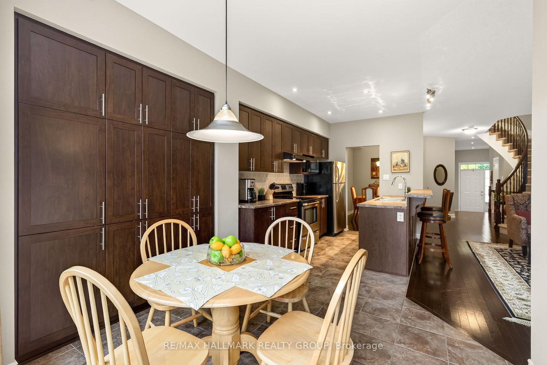 Photo 18 of 304 Celtic Ridge Crescent, Ottawa, Kanata - Morgan's Grant/South March — HOMEH