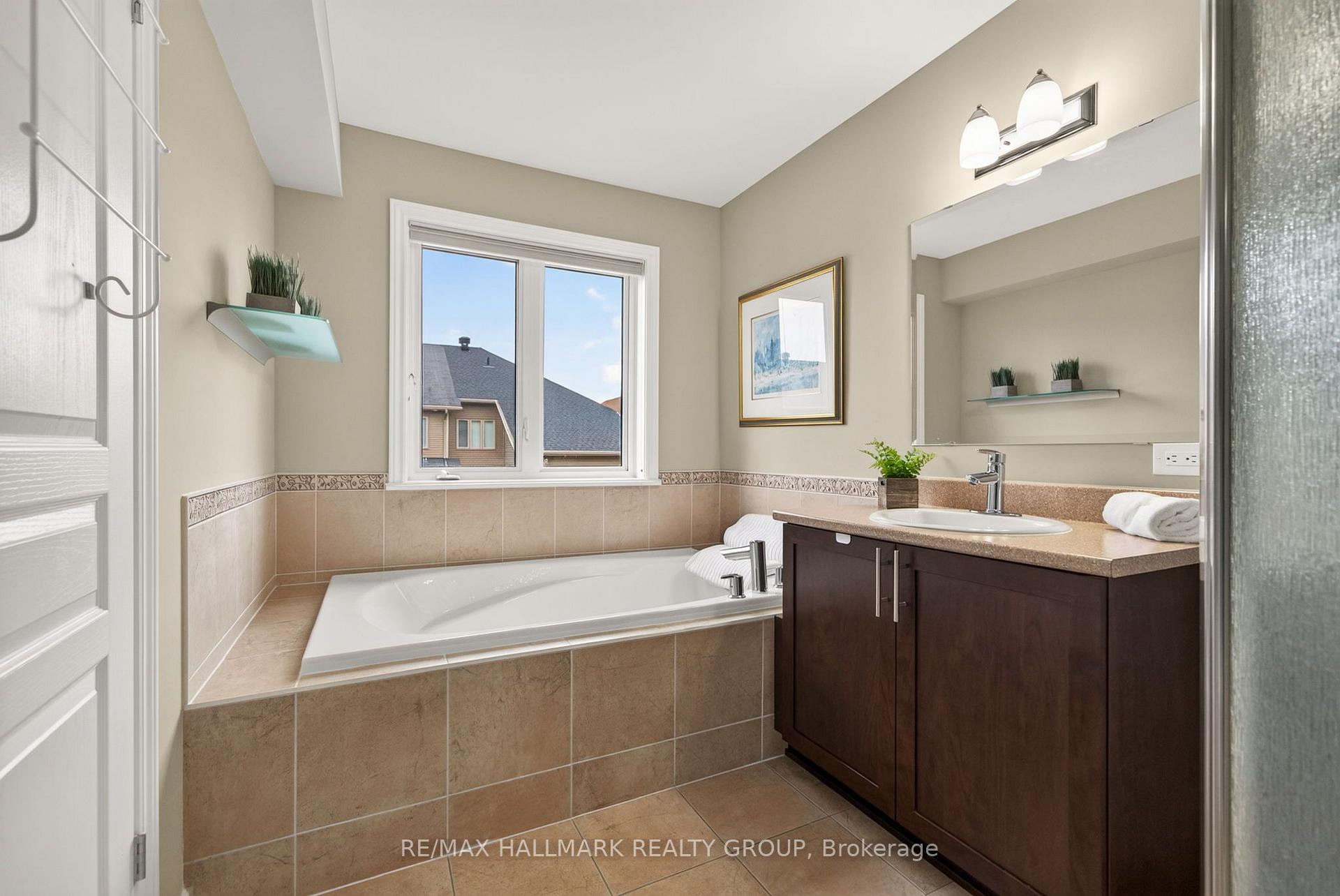 Photo 23 of 304 Celtic Ridge Crescent, Ottawa, Kanata - Morgan's Grant/South March — HOMEH