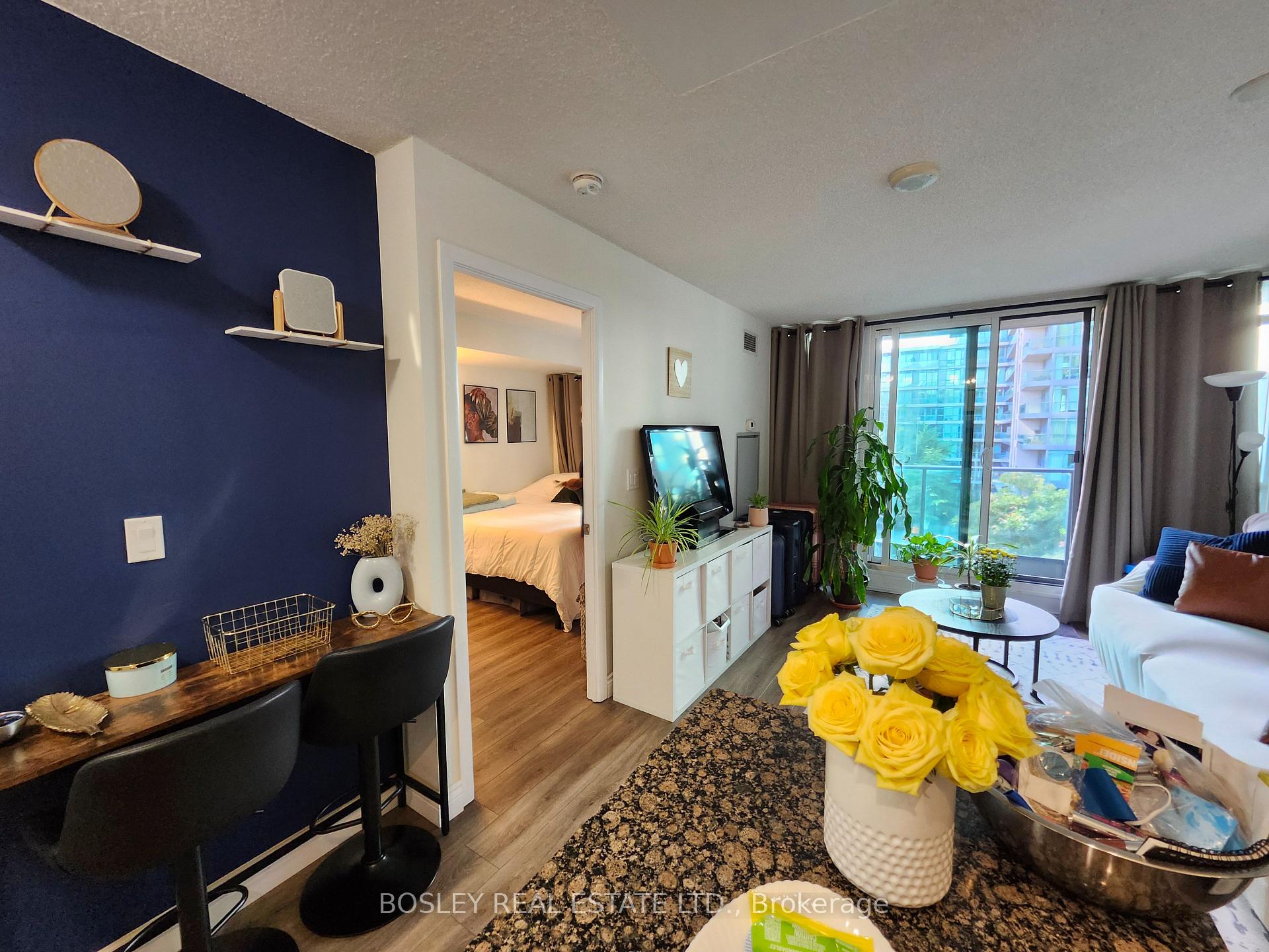 Photo 2 of Unit 414, 215 Fort York Boulevard, Toronto, Niagara — HOMEH