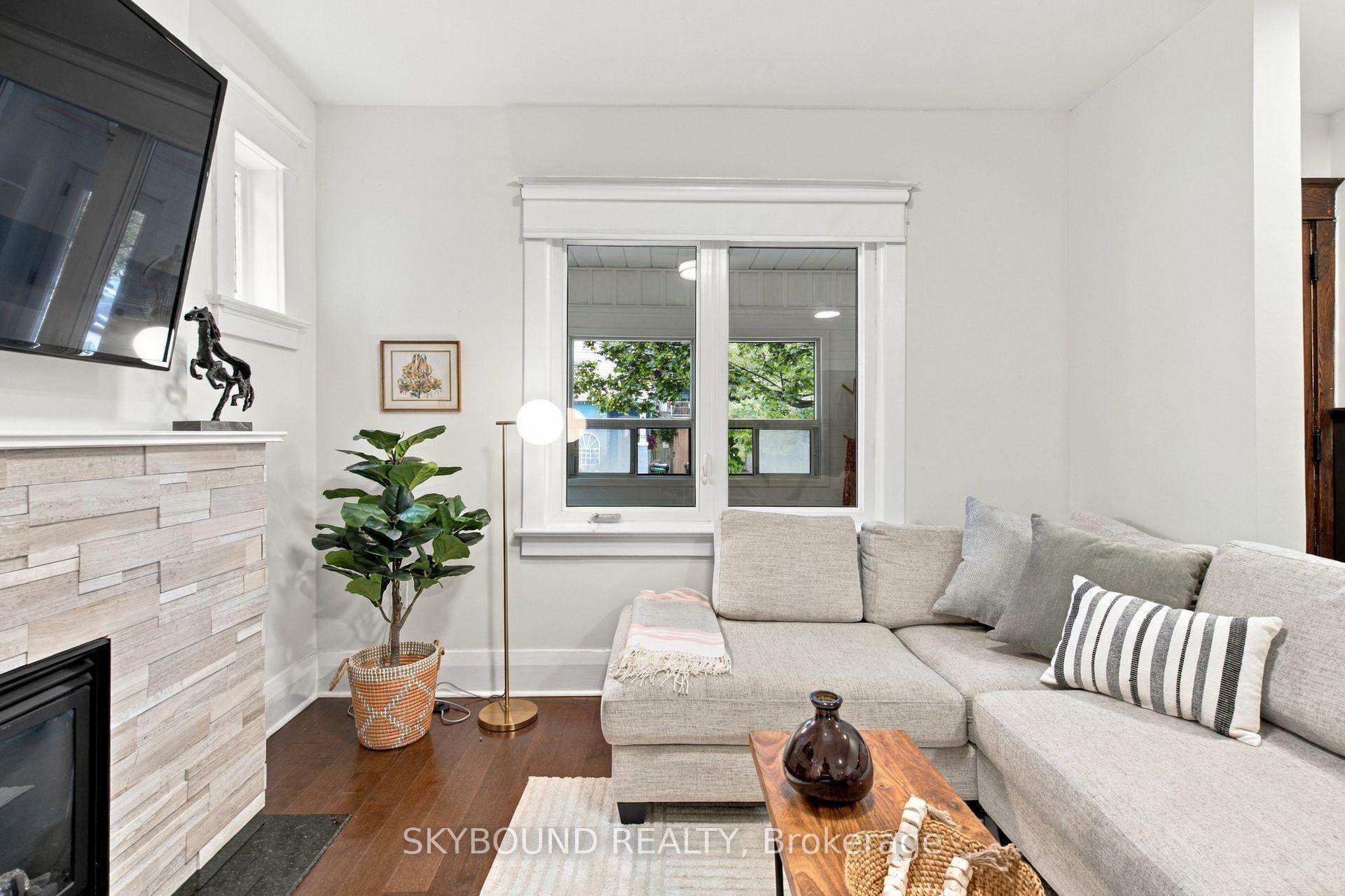 Photo 11 of 45 Westlake Avenue, Toronto, East End-Danforth — HOMEH