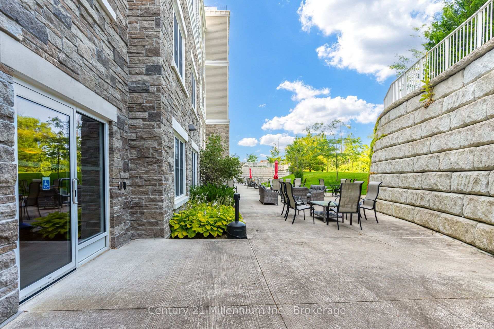 Photo 32 of Unit 306, 4 Kimberly Lane, Collingwood — HOMEH