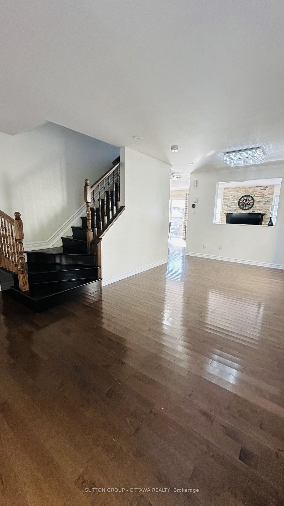 Photo 2 of 608 Clearbrook Drive, Ottawa, Barrhaven - Strandherd — HOMEH