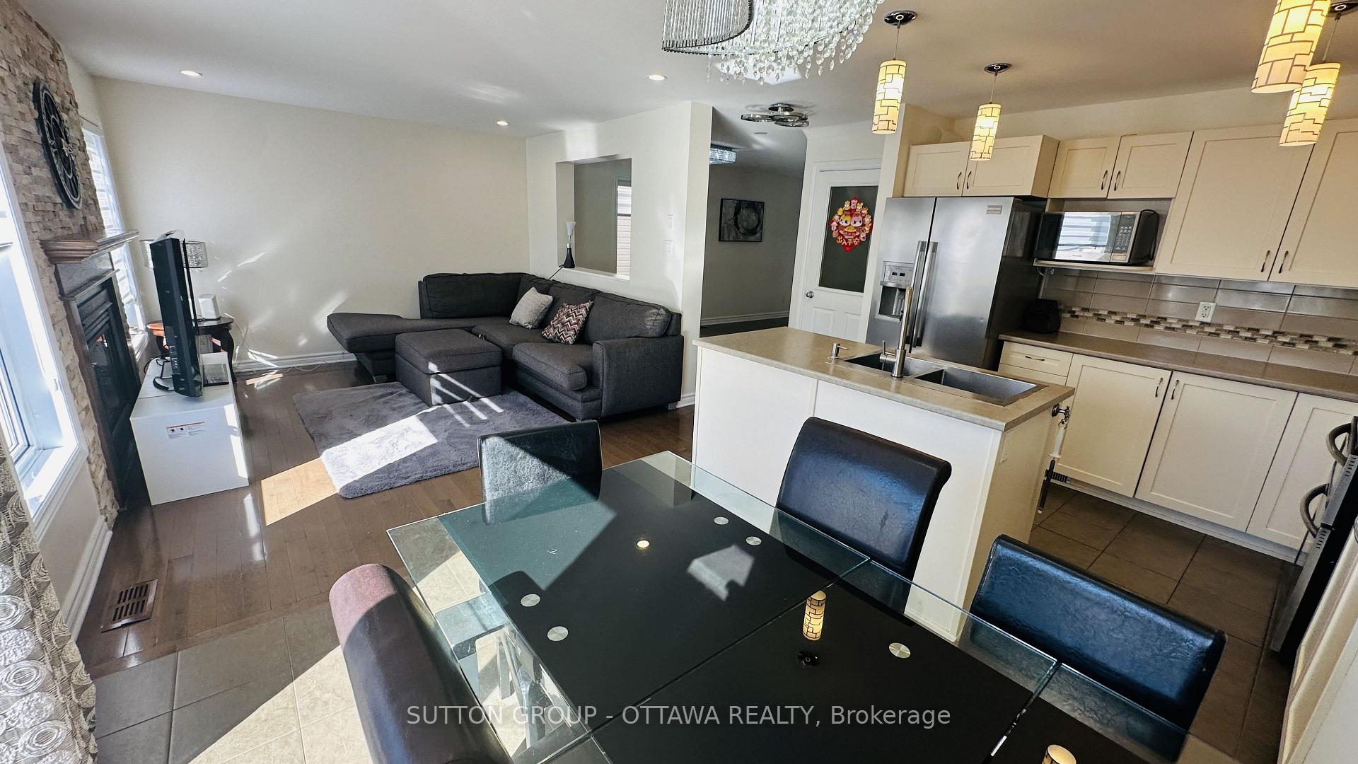 Photo 6 of 608 Clearbrook Drive, Ottawa, Barrhaven - Strandherd — HOMEH