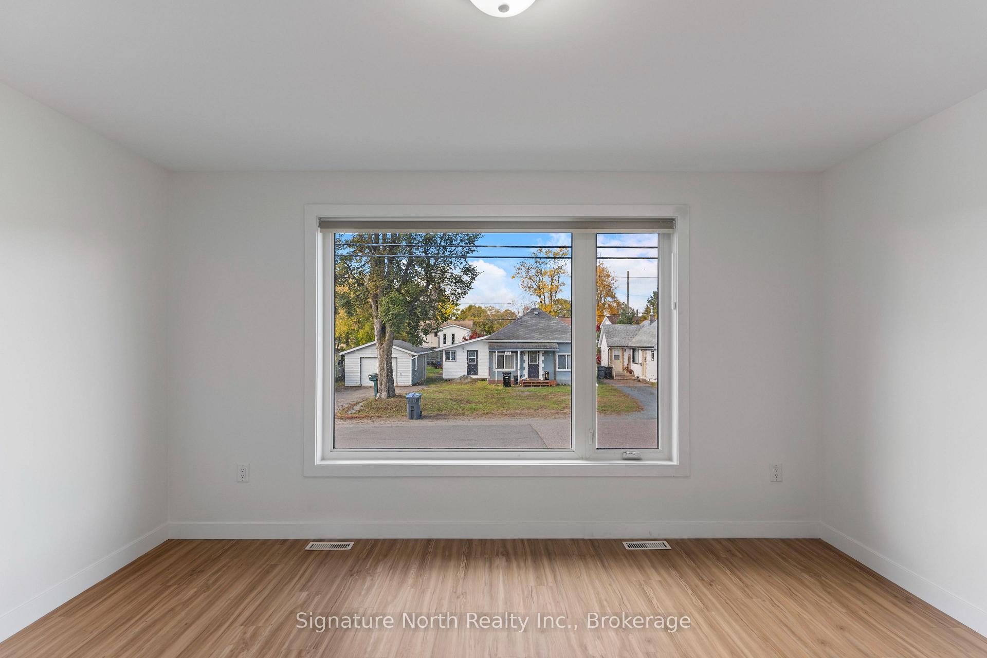 Photo 4 of 167 Bruce Street, Thunder Bay, Shuniah — HOMEH