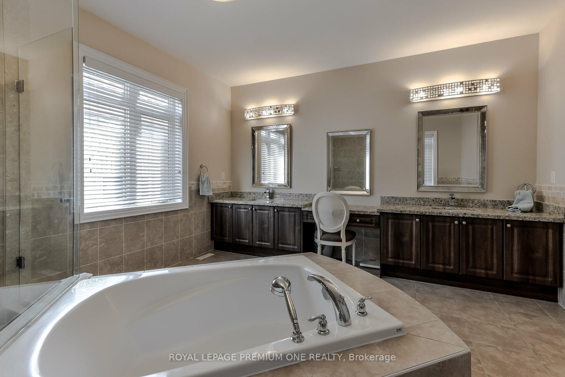Photo 32 of 107 Headwind Boulevard, Vaughan, Vellore Village — HOMEH