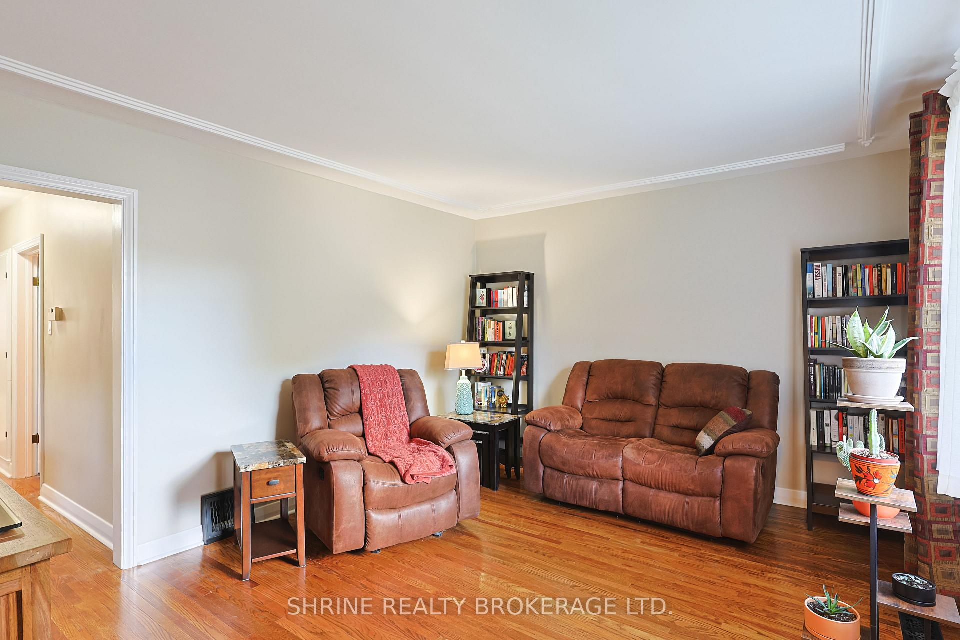 Photo 7 of 227 Sterling Street, London, East C — HOMEH