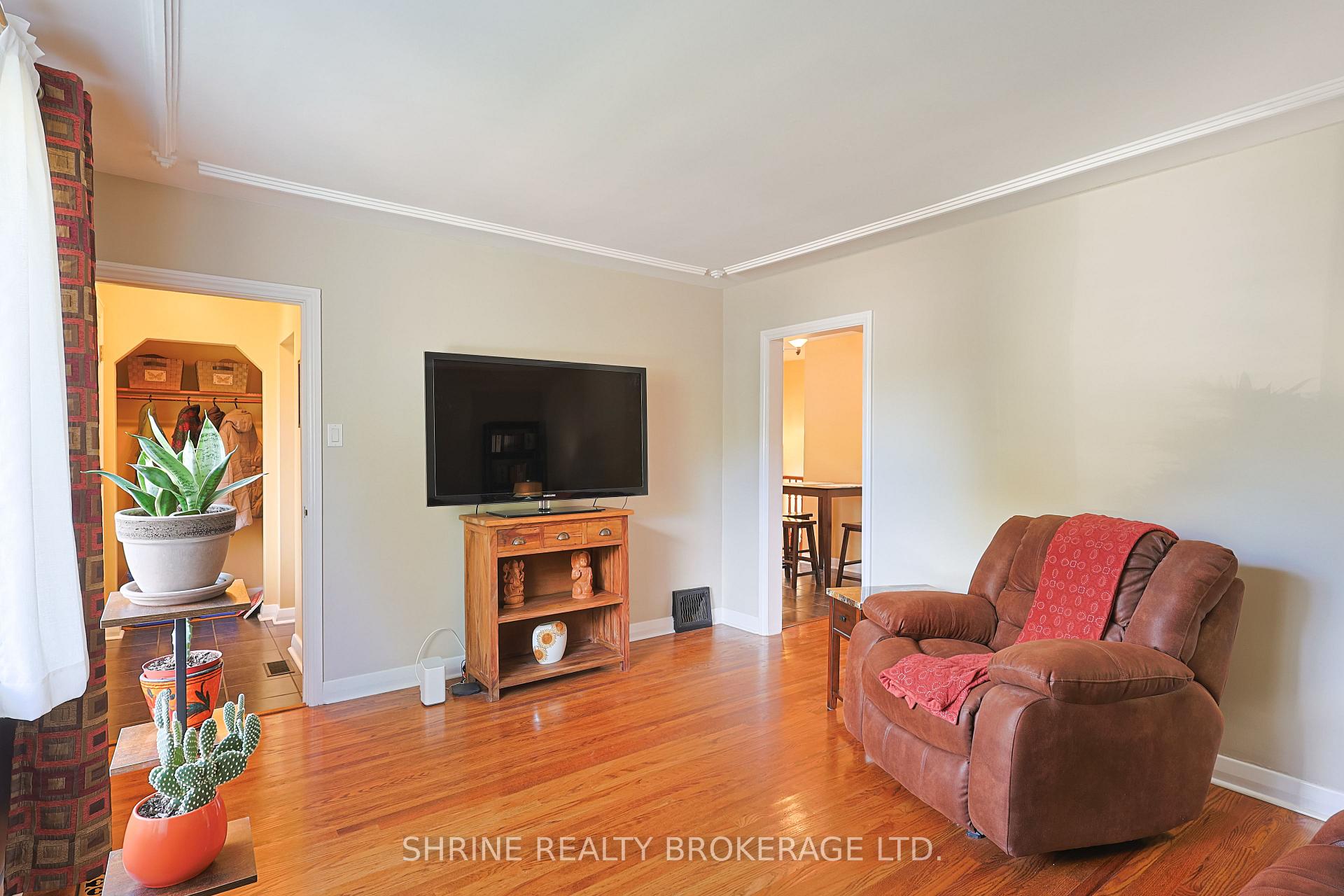 Photo 9 of 227 Sterling Street, London, East C — HOMEH