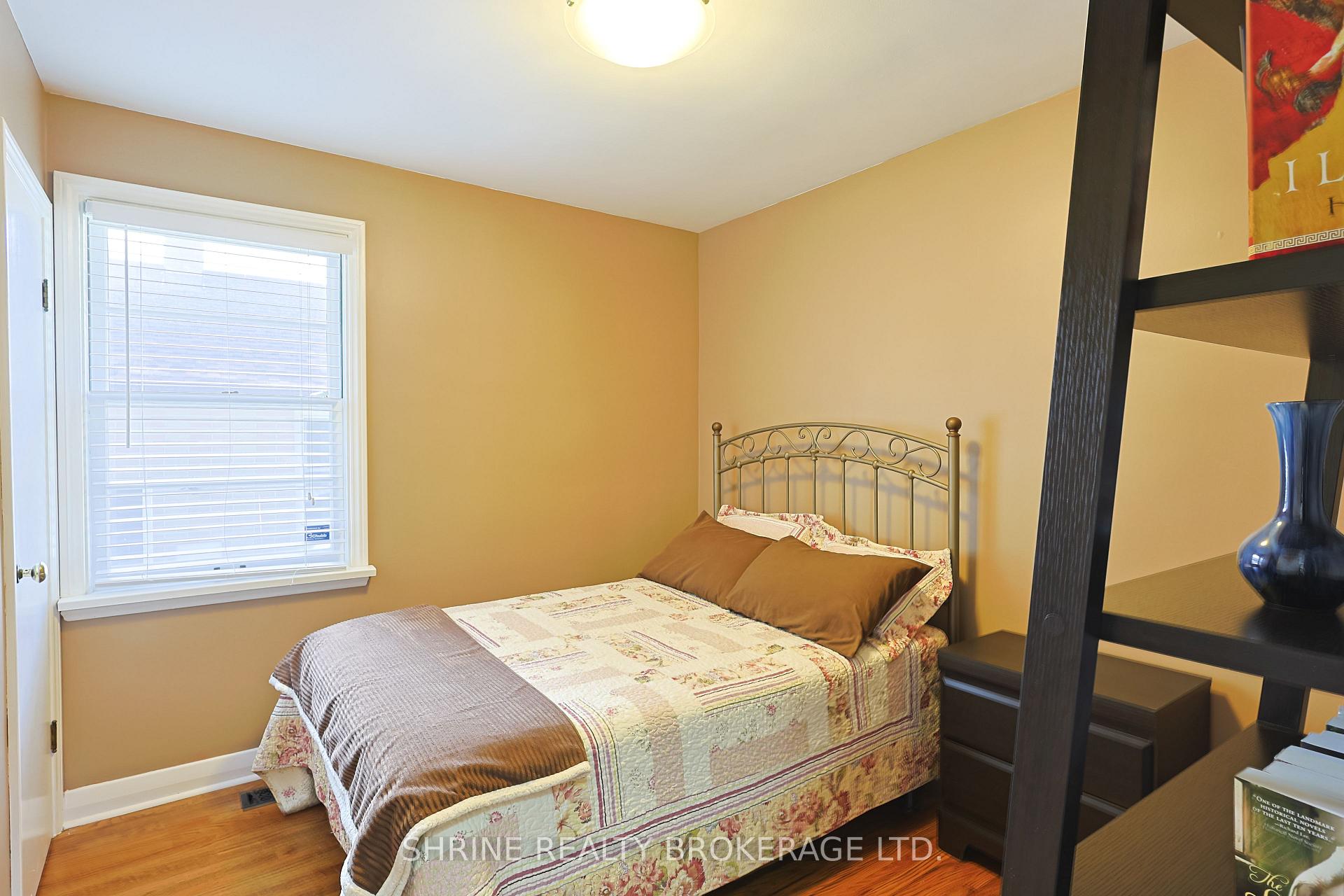Photo 15 of 227 Sterling Street, London, East C — HOMEH